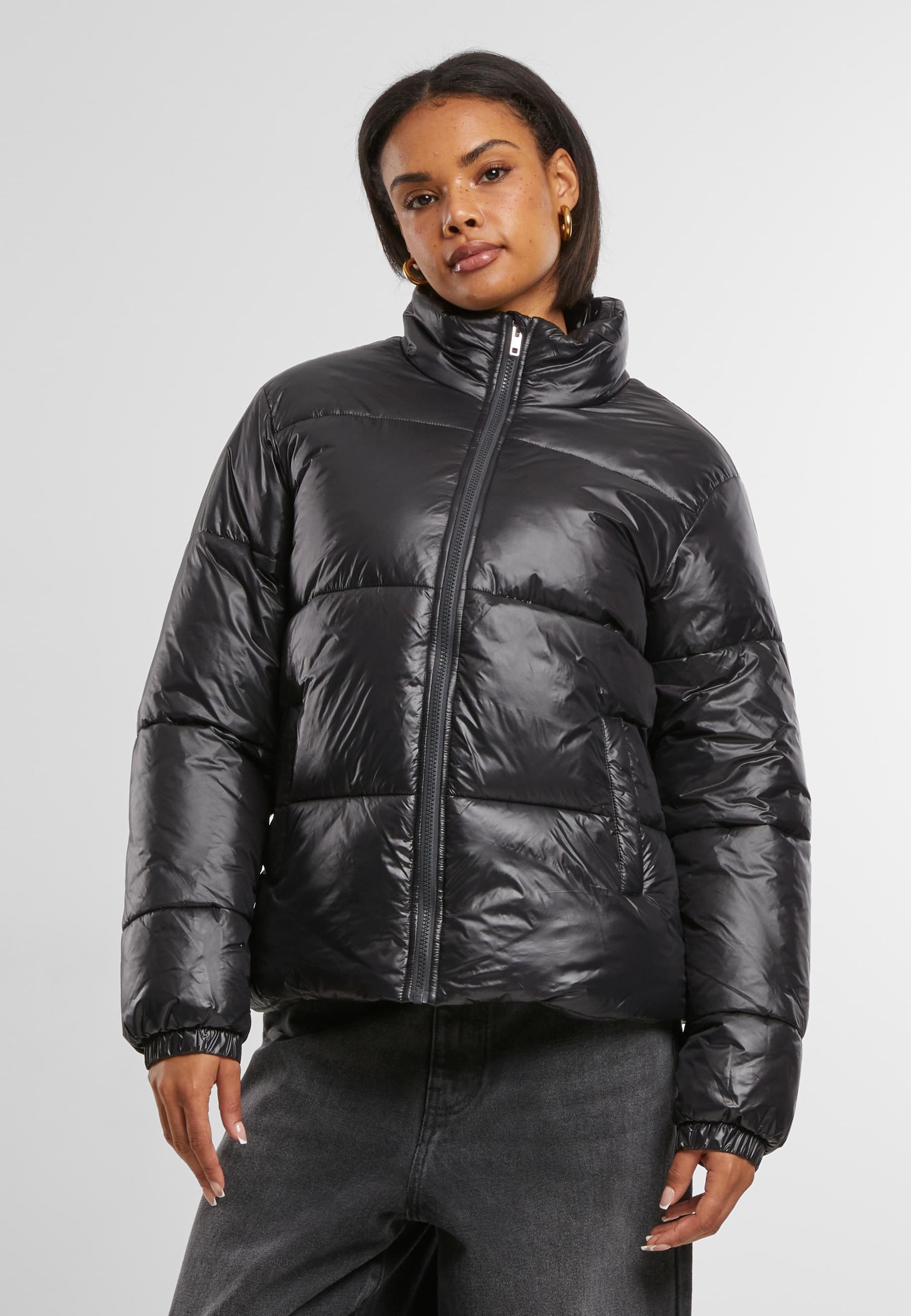 URBAN CLASSICS Winterjacke »Urban Classics Ladies Recycled Short Shiny Puffer Jacket«, (1 St.), ohne Kapuze