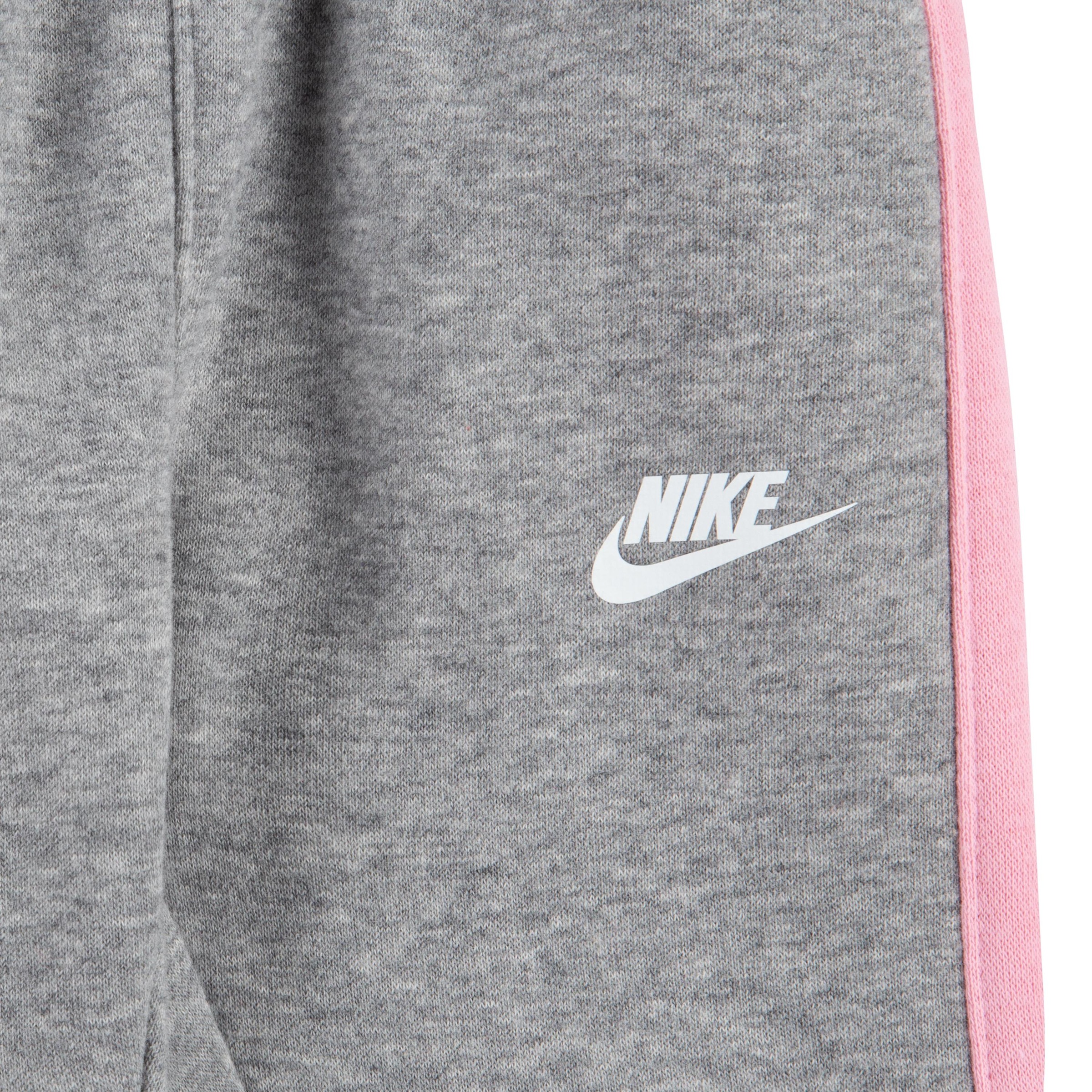Nike Sportswear Jogginganzug für sportliche Aktivitäten, sportlicher Stil