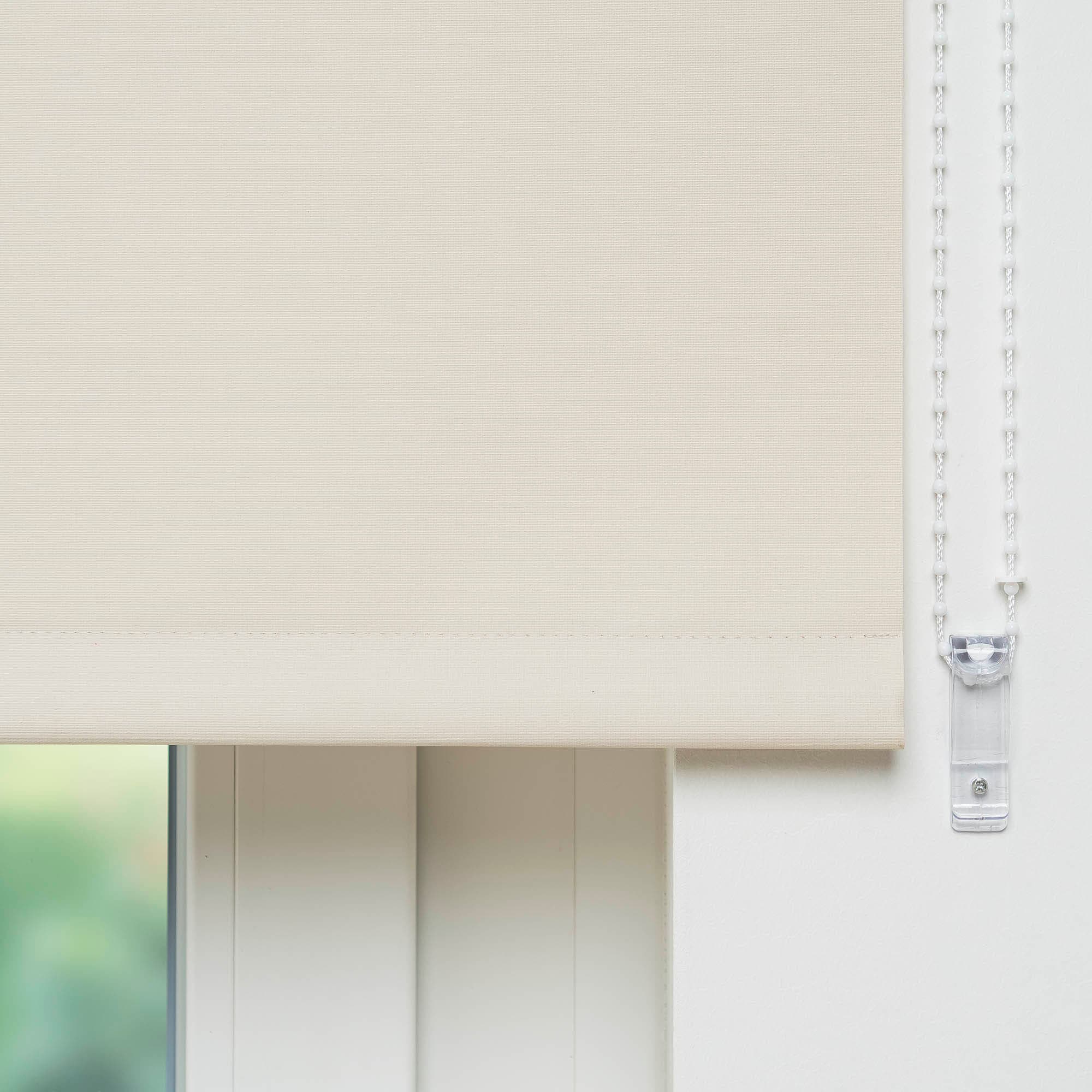 Liedeco Seitenzugrollo »Uni«, Lichtschutz, mit Bohren, freihängend, Montage ohne Bohren zum Klemmen mit separatem Klemmträger möglich