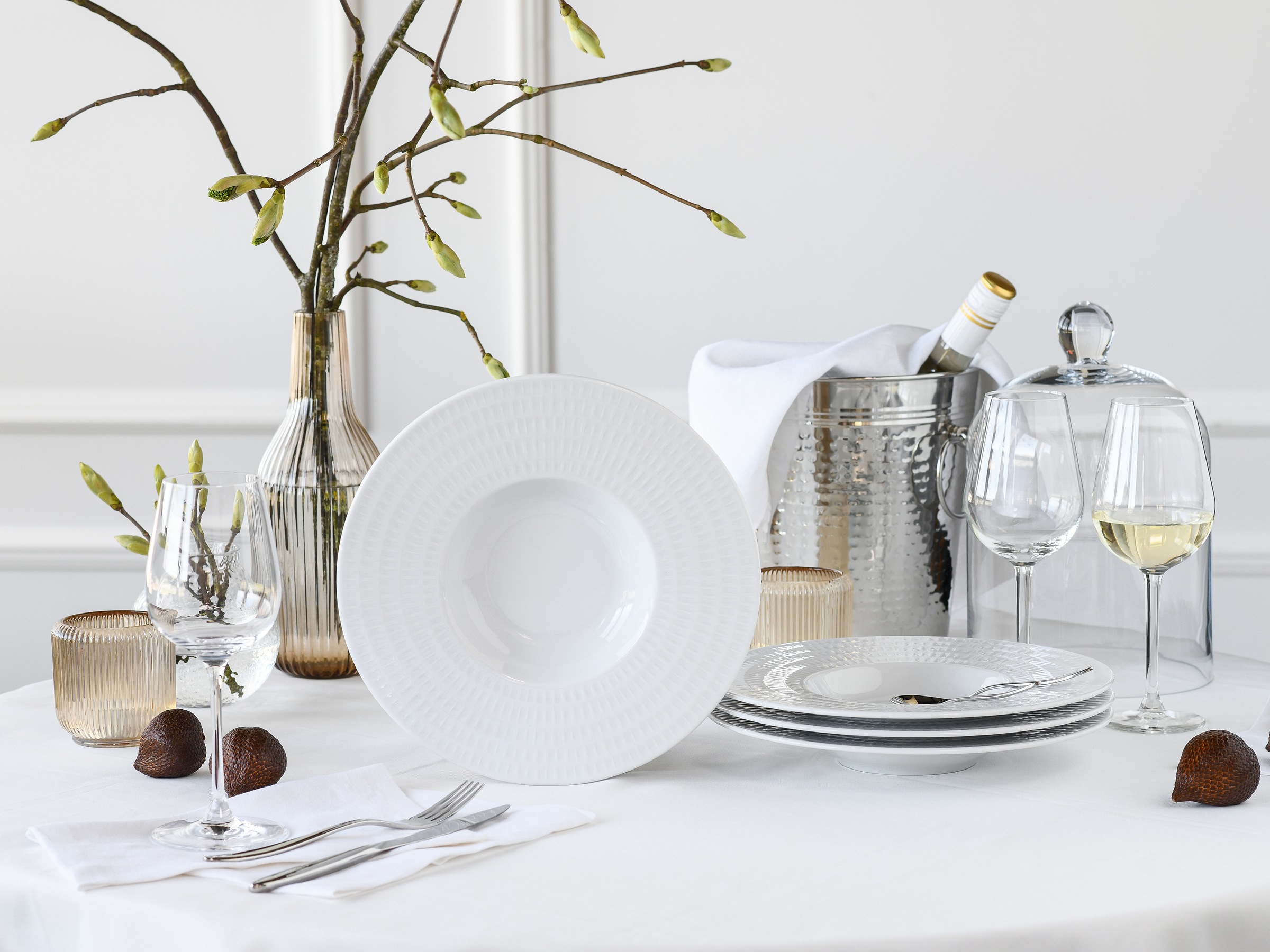 CreaTable Teller »Show Time Stripes weiß, Gourmetteller, 4-tlg.« Moderne Formgebung, Fine Dining-Charakter, Relief Oberfläche