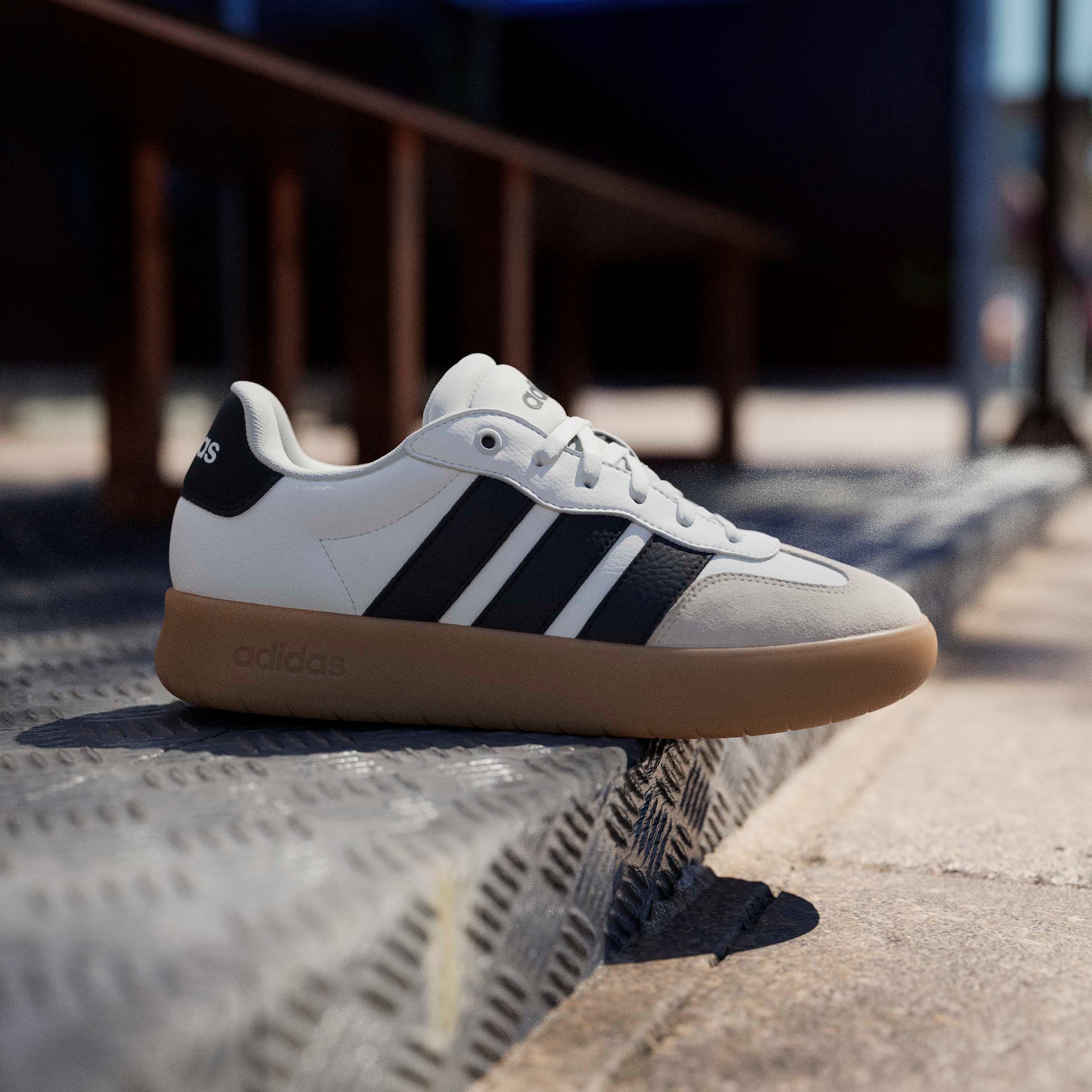 adidas Sportswear Sneaker »BARREDA«  inspiriert vom Design des adidas samba XLG