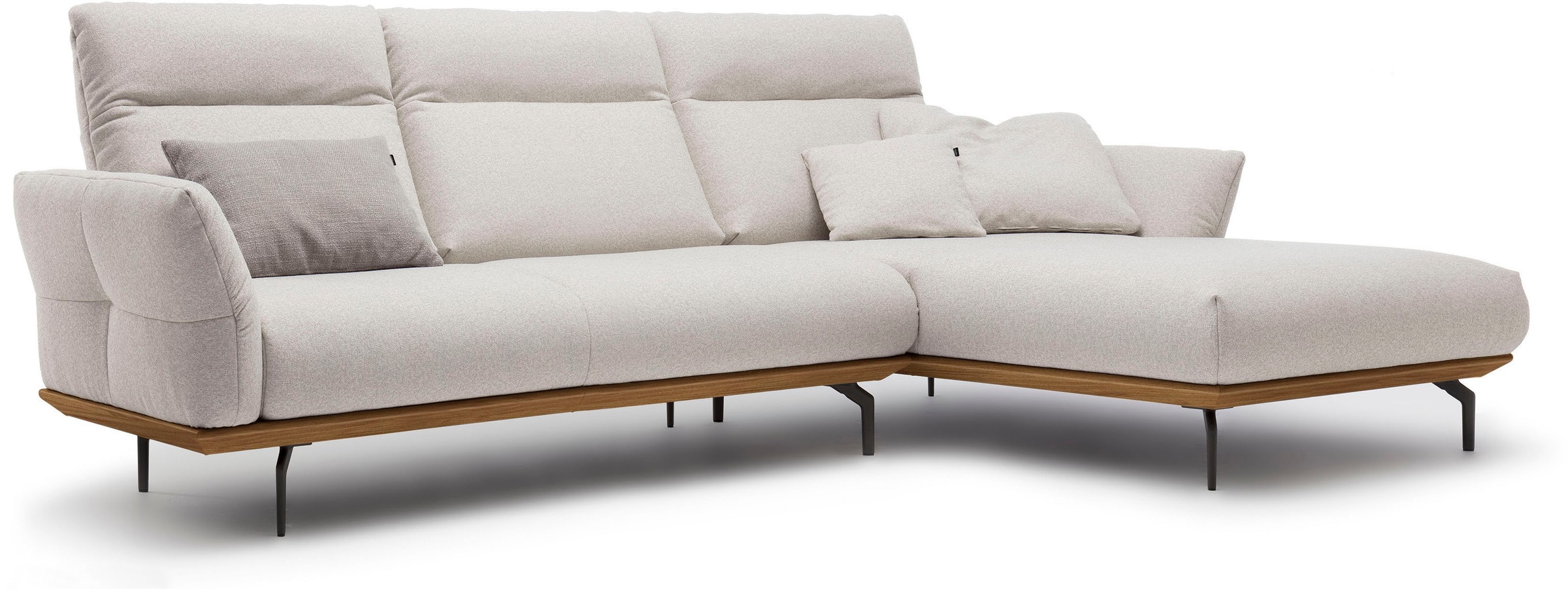Creation BY ROLF BENZ Ecksofa »CR.460«, Sockel in Nussbaum, Winkelfüße in Umbragrau, Breite 298 cm