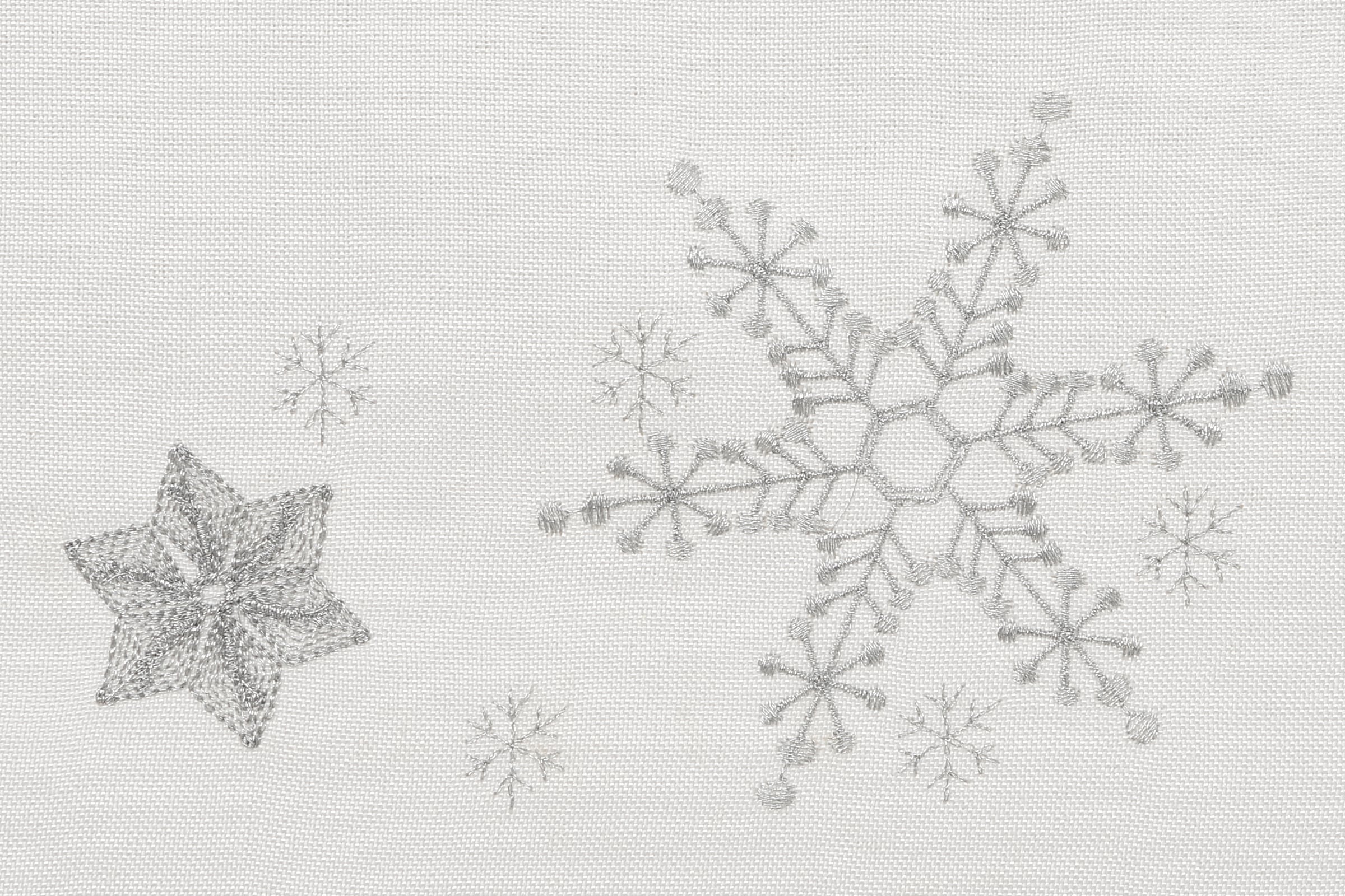 Dreams Tischdecke »Schneeflocke, Weihnachtsdeko«, mit aufwendiger Stickerei
