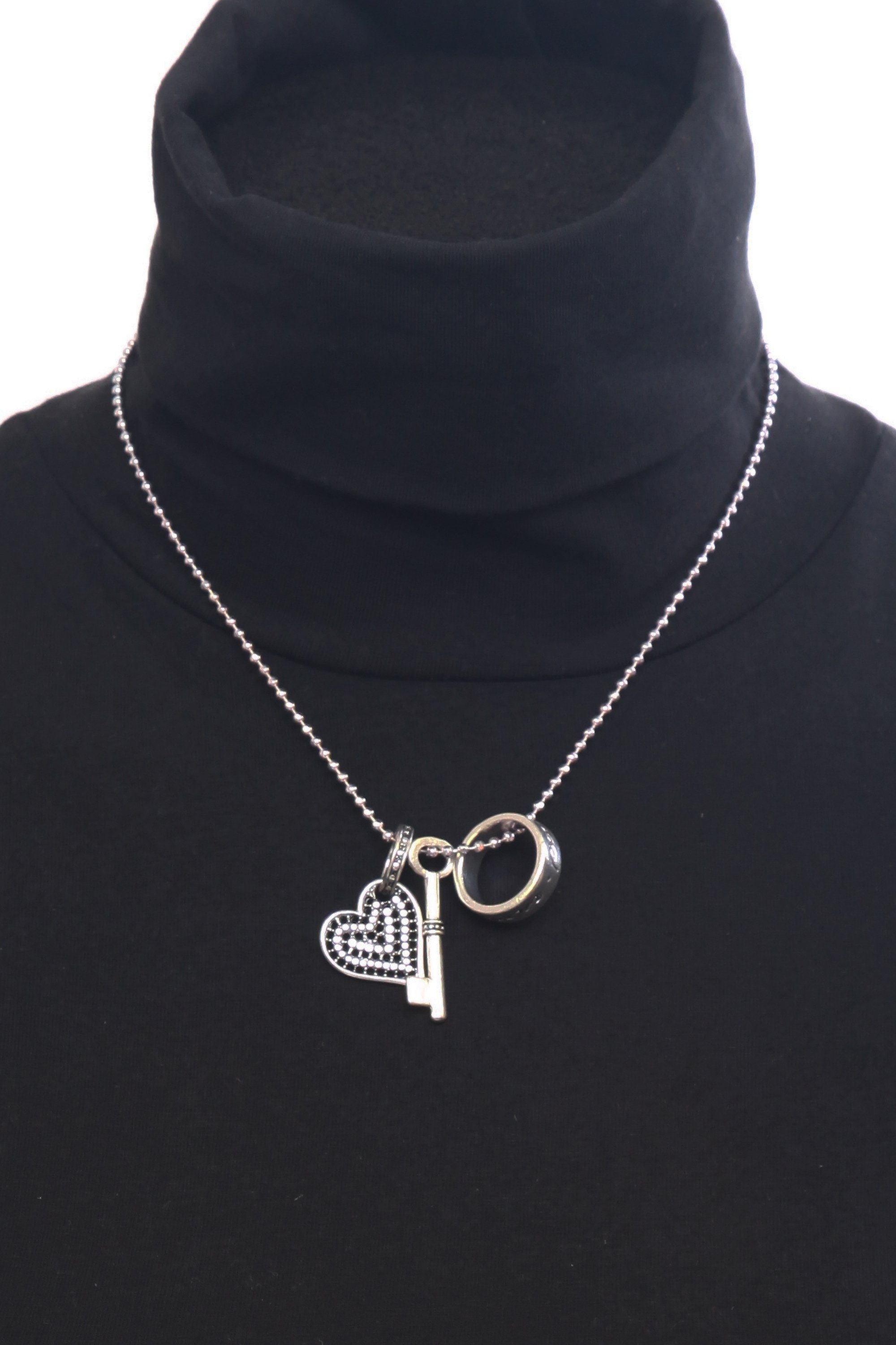 COLLEZIONE ALESSANDRO Kette mit Anhänger »Mila«, Kette mit Herz und Schlüsselanhänger