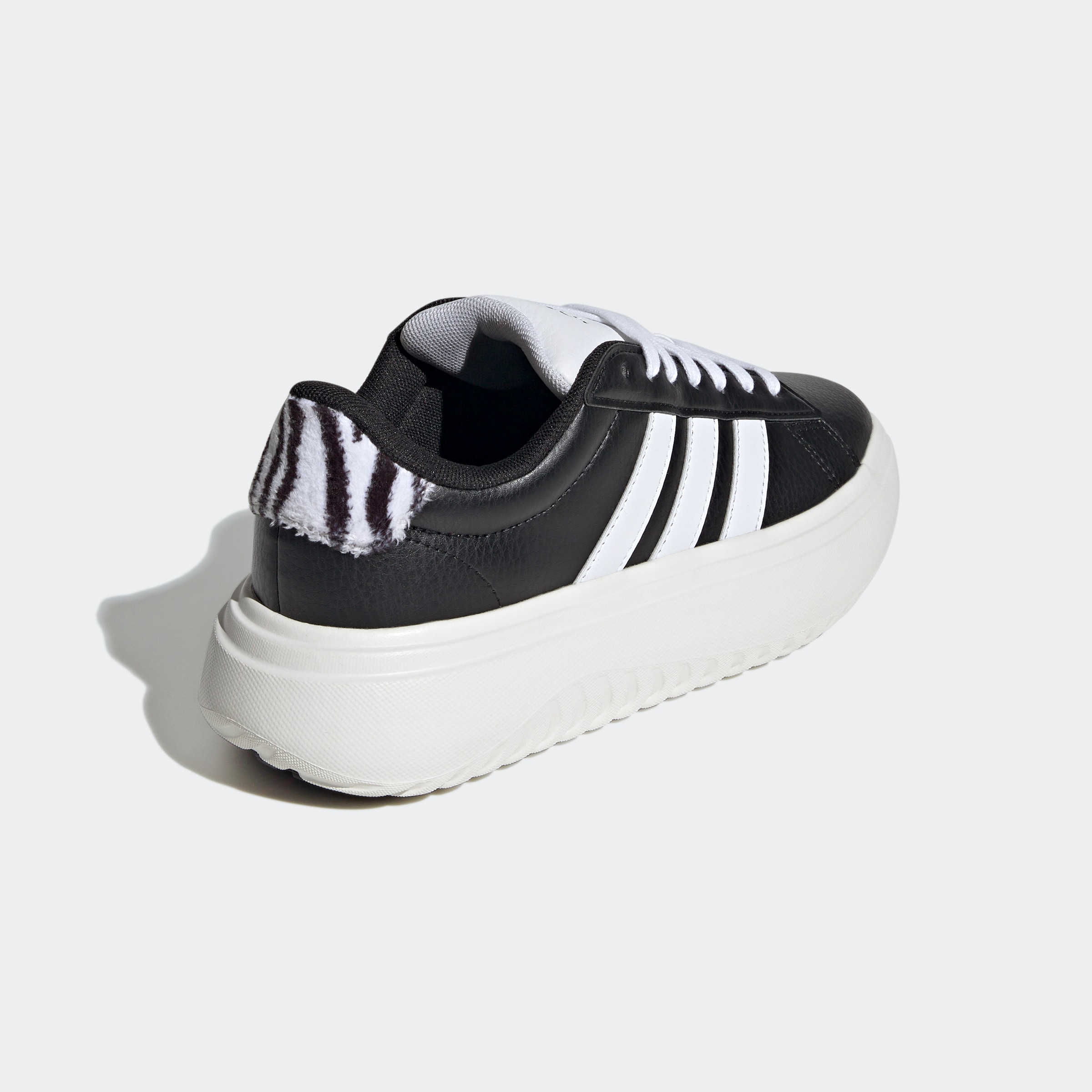 adidas Sportswear Sneaker »GRAND COURT PLATFORM«, Design auf den Spuren des adidas Superstar