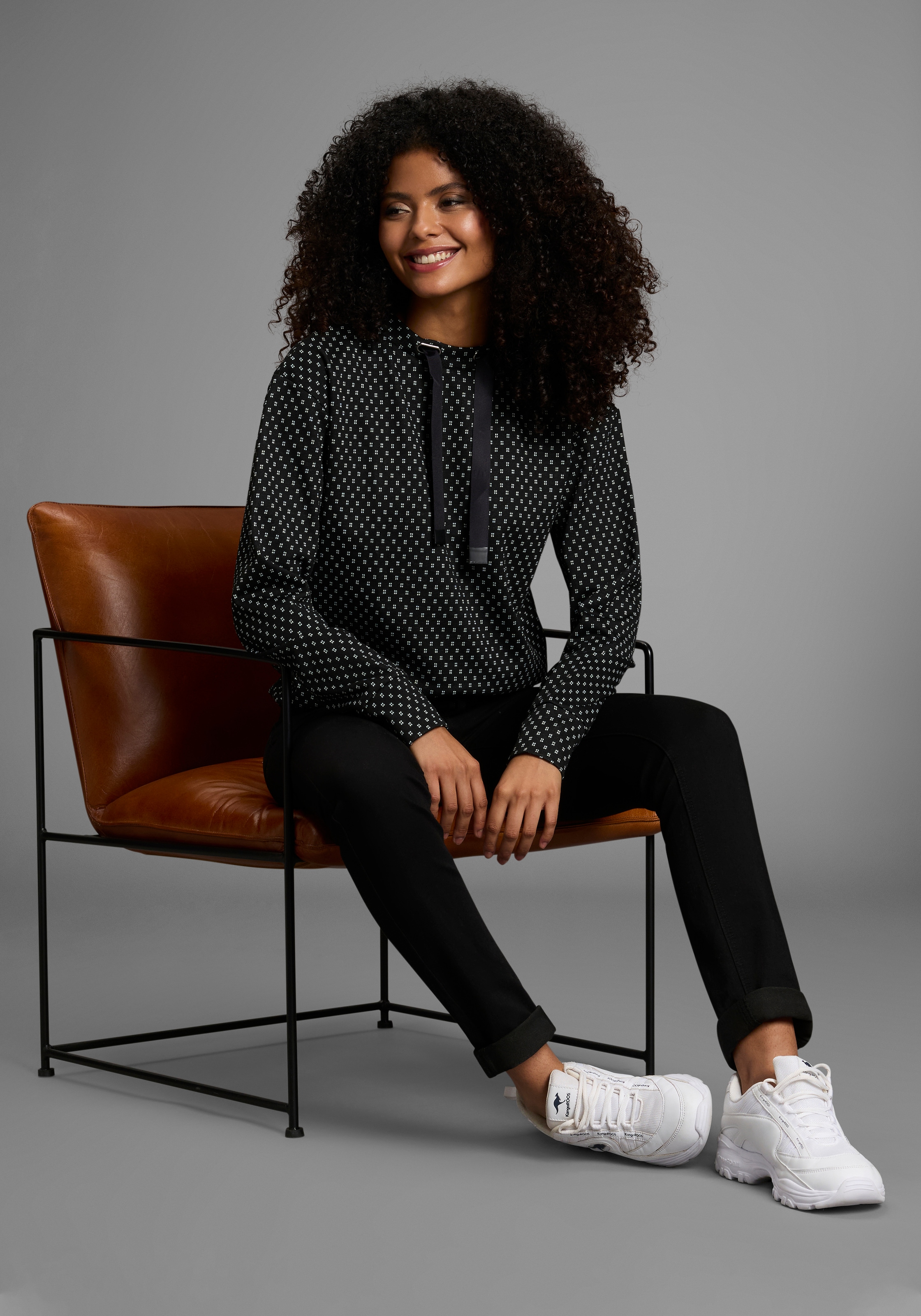 KangaROOS Sweatshirt in strukturiertem Material mit Turtleneck