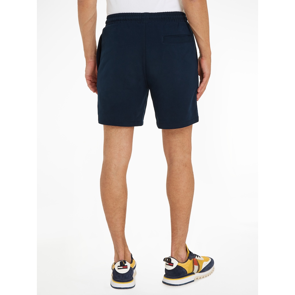 Tommy Jeans Plus Sweatshorts »TJM ENTRY GRAPHIC SHORT EXT«, Große Größen