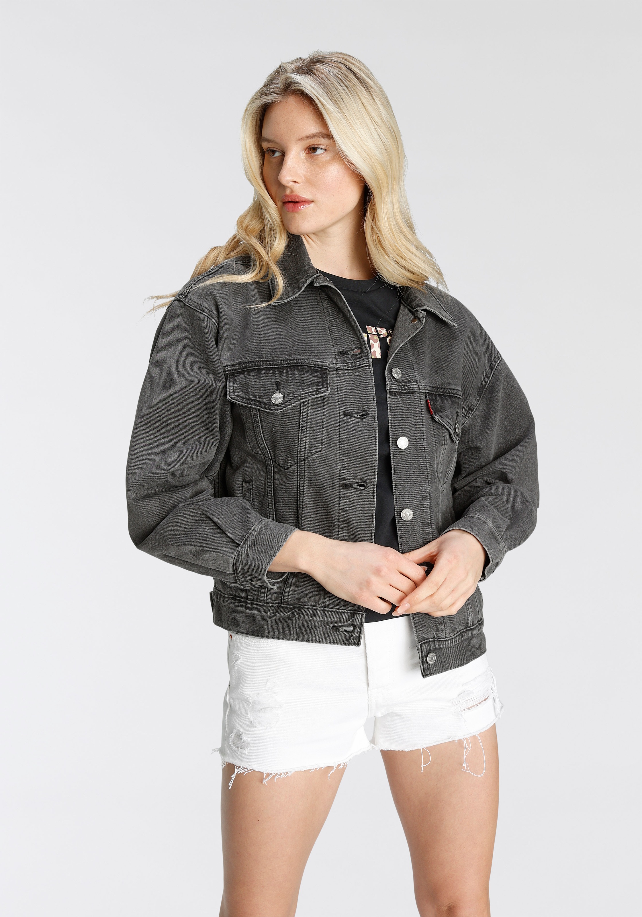 Levis "90S TRUCKER" mit Umlegekragen