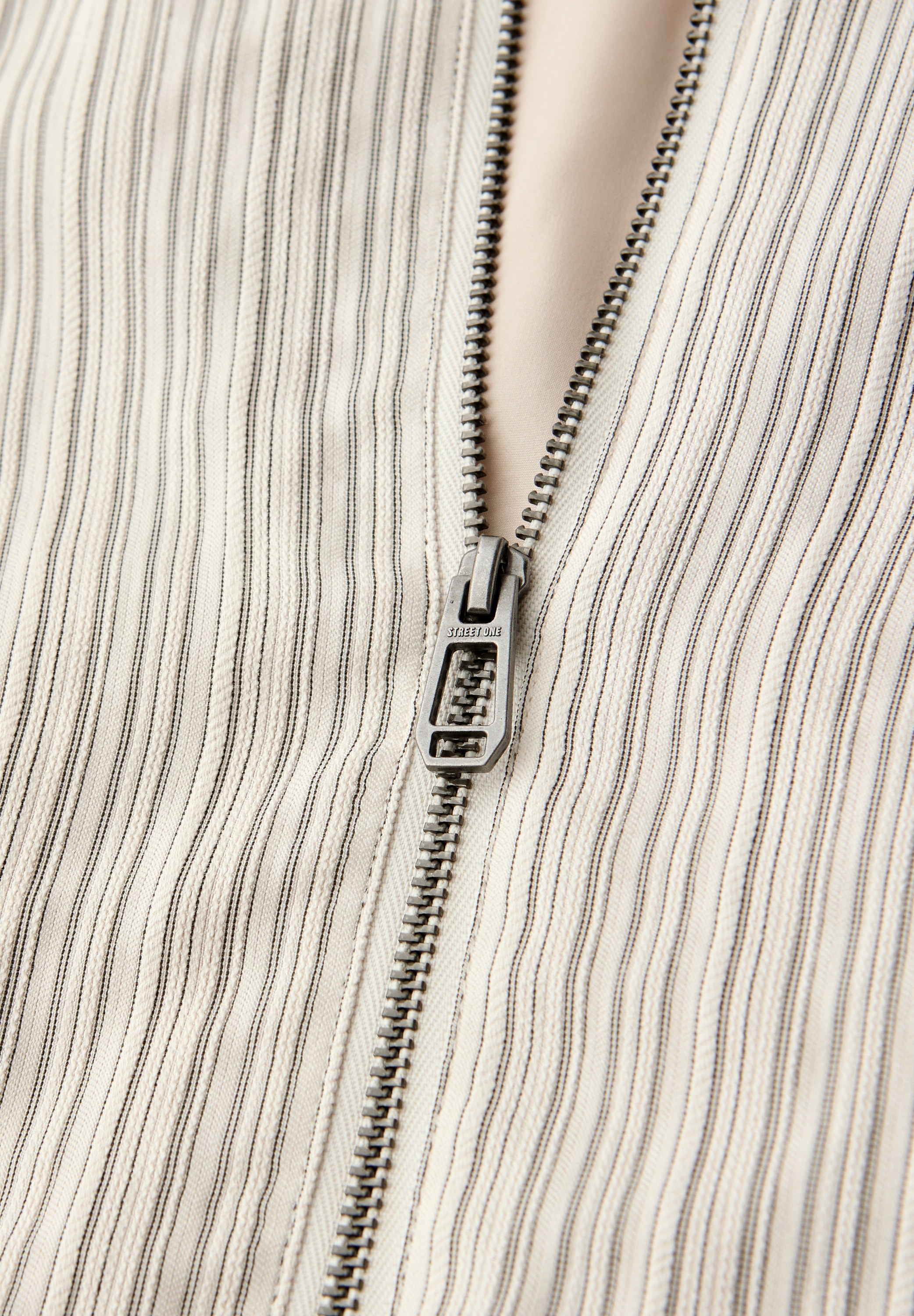 STREET ONE STUDIO Blouson ohne Kapuze Rundhalsausschnitt