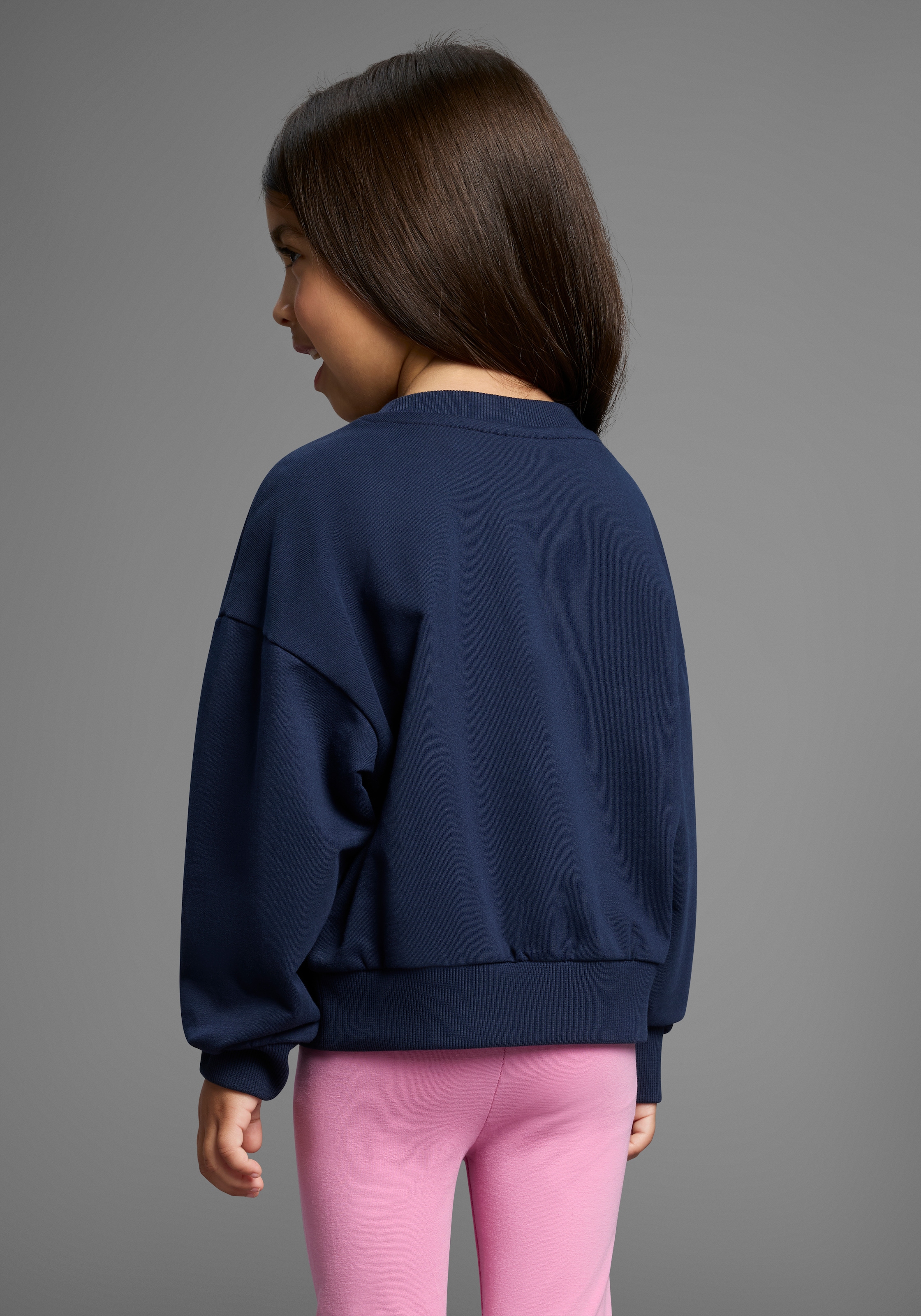 KIDSWORLD Sweatshirt »Einhorn-Applikation für kleine Mädchen«, Sweatshirt mit schimmernden Pailletten-Applikationen