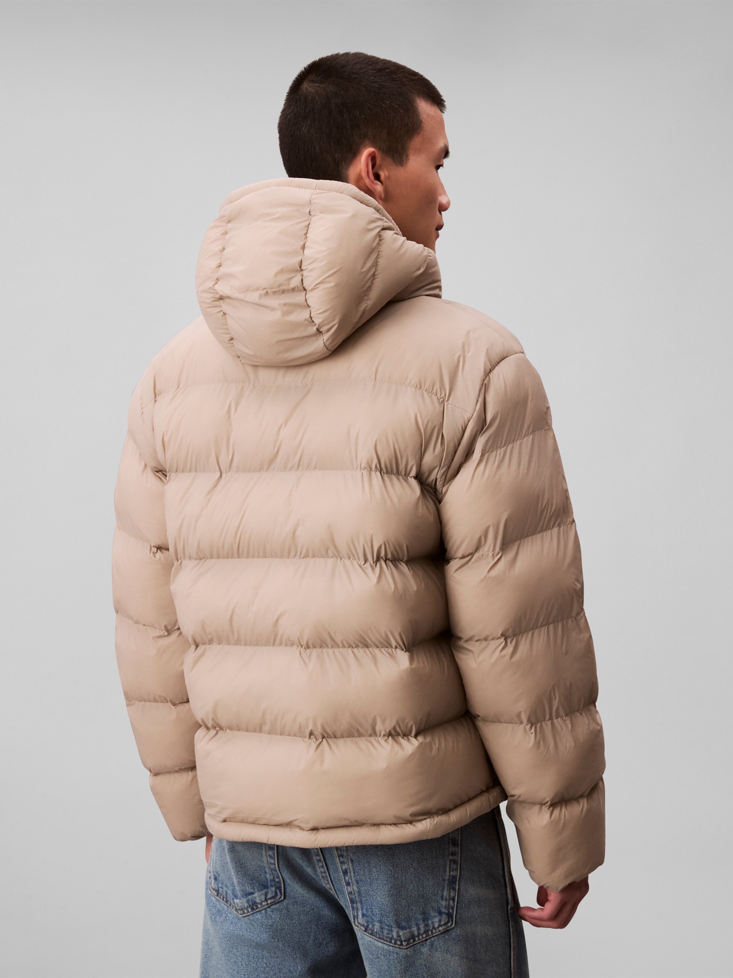 Calvin Klein Jeans Steppjacke »LS NYLON MONOGRAM PUFFER JKT«, ohne Kapuze, Mit Rundhalsausschnitt, regular fit
