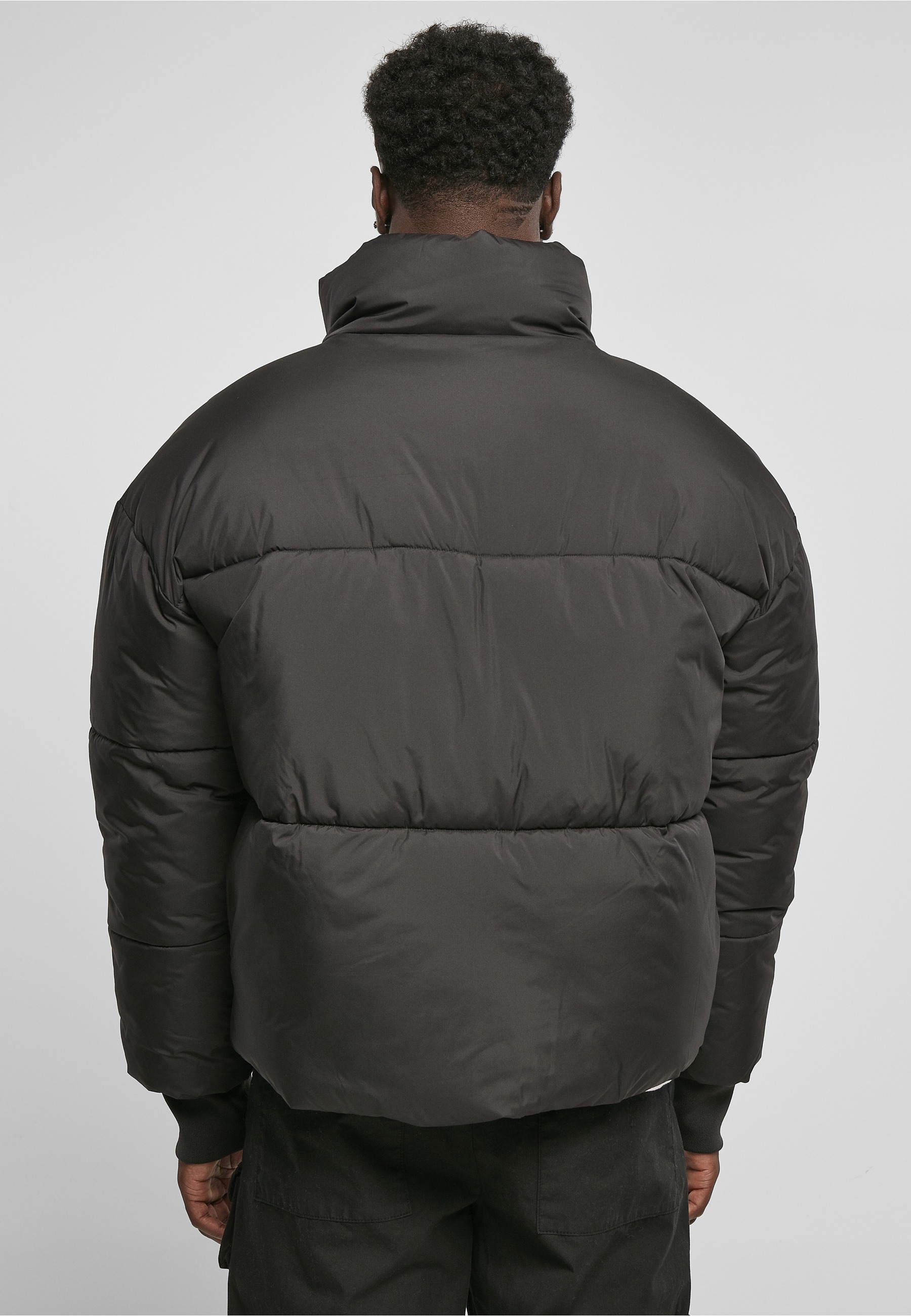 URBAN CLASSICS Winterjacke »Urban Classics Herren Short Big Puffer Jacket« 1 Stk. tlg. ohne Kapuze