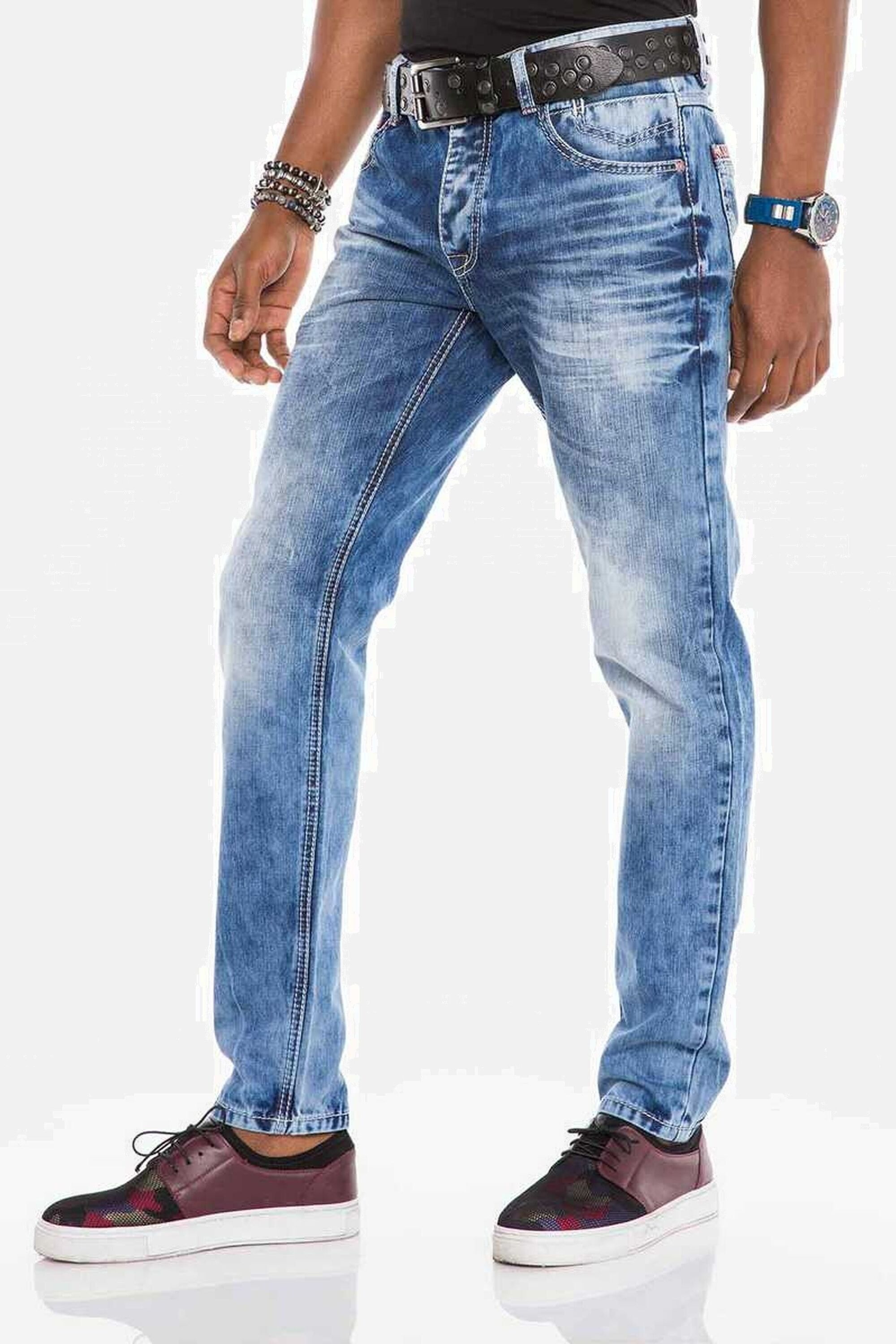 Cipo & Baxx Röhrenjeans »Jeans«, im Used-Look, CD-520