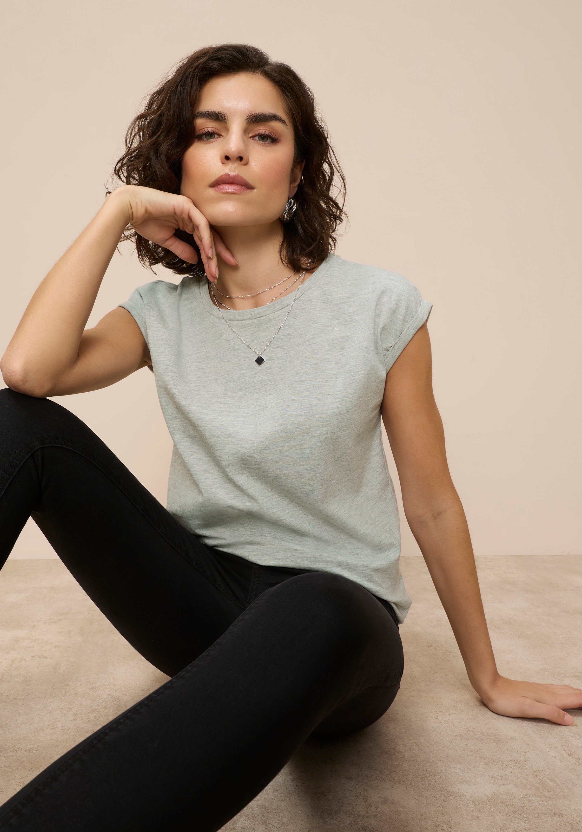 Tamaris T-Shirt Regular Fit, mit überlappenden Schultern, Kurzarm mit Aufsc günstig online kaufen