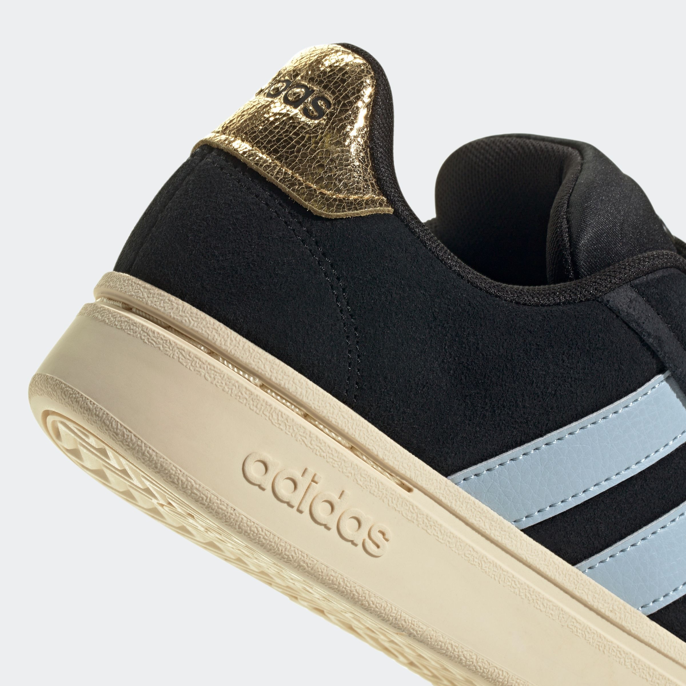 adidas Sportswear Sneaker »GRAND COURT ALPHA 00S«, Design inspiriert vom adidas Campus 00
