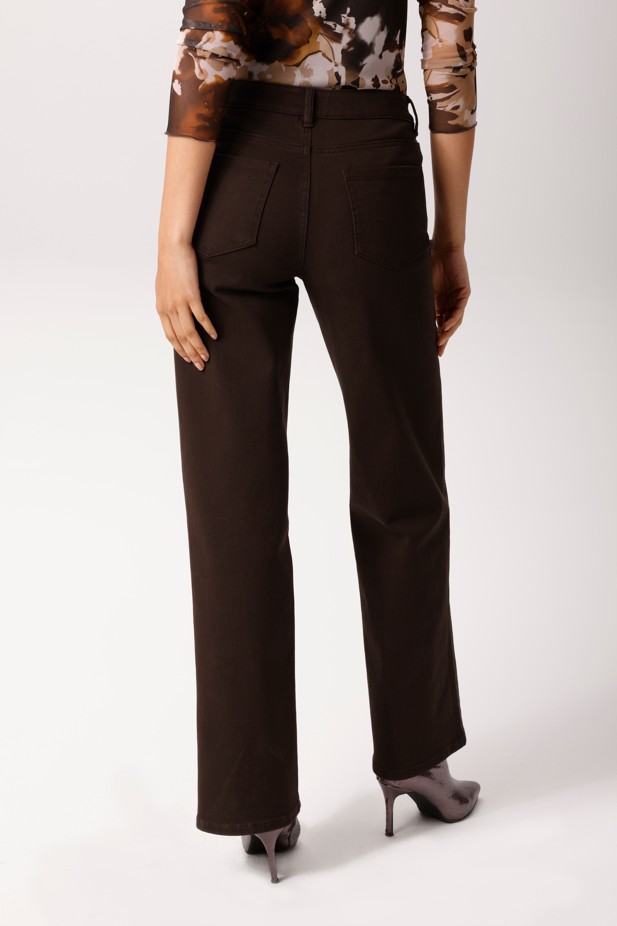 Aniston CASUAL Straight-Jeans mit trendigem, weiten Bein - NEUE KOLLEKTION