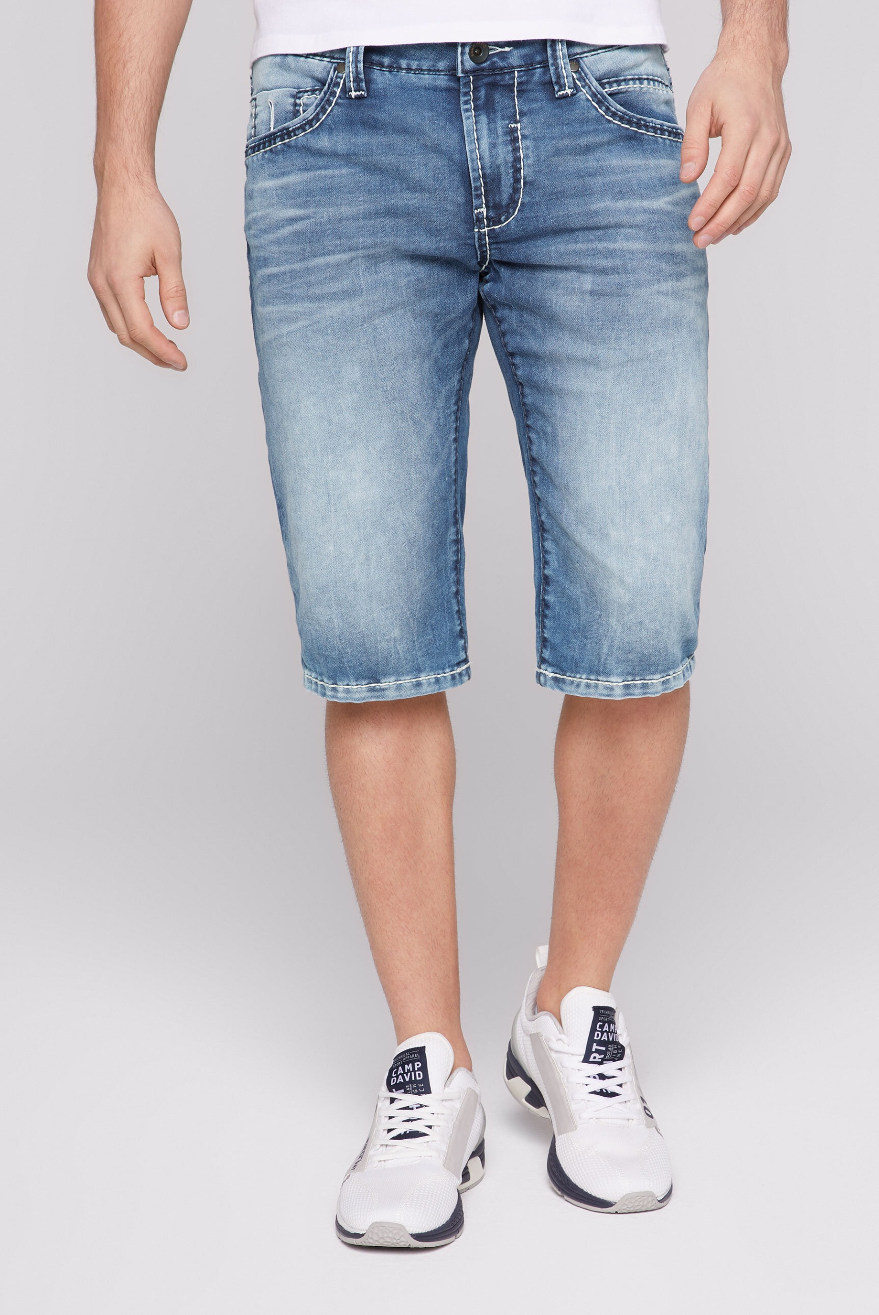 CAMP DAVID Jeansshorts, mit Turn-Up Saum