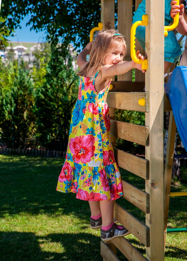 FUNGOO Spielturm »Maxi Funny Carnival«, (Packung), Spielturm mit Rutsche, Schaukeln, Kletterwand und Seilbrücke