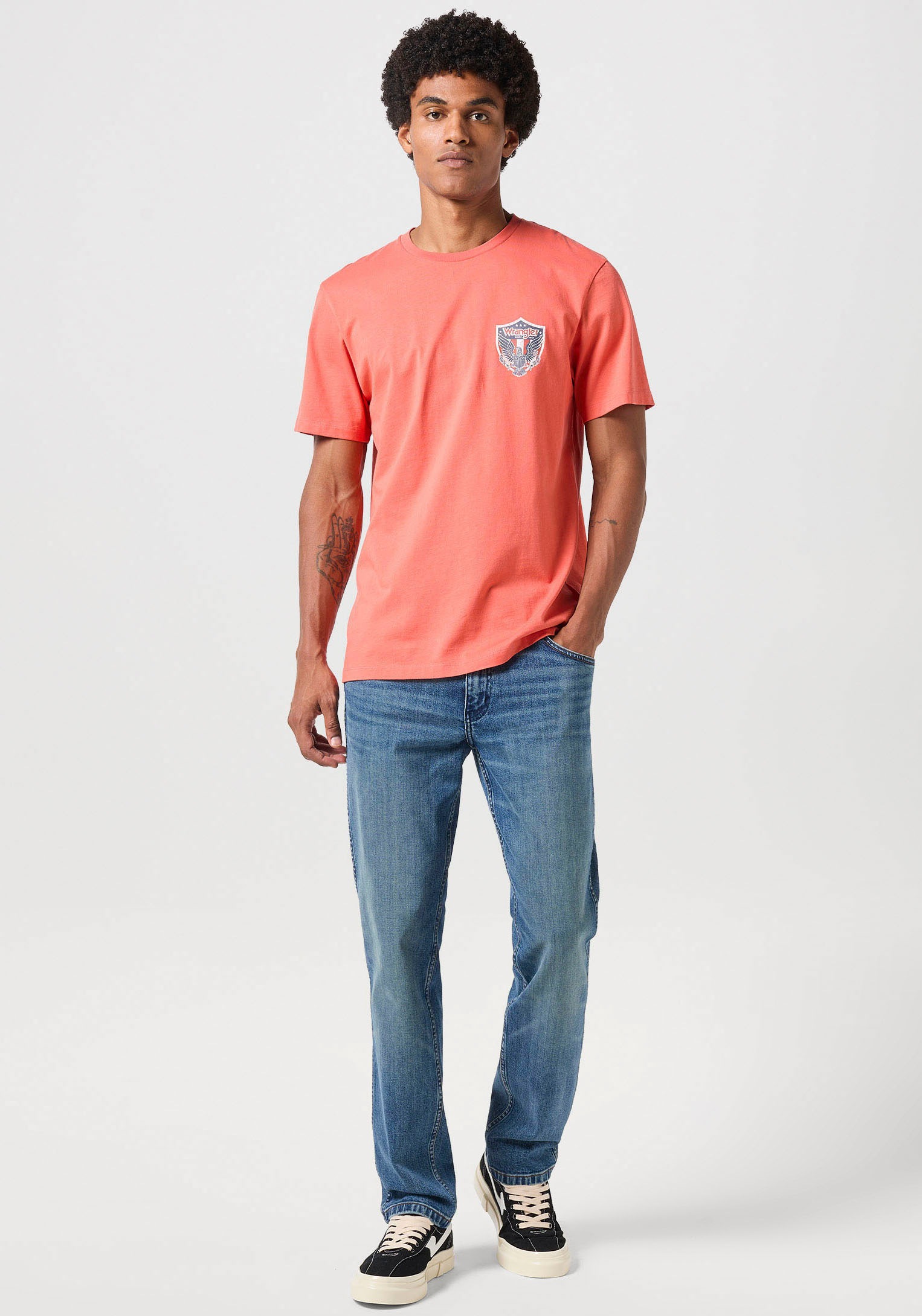 Wrangler Kurzarmshirt mit Markenlabel auf der Brust