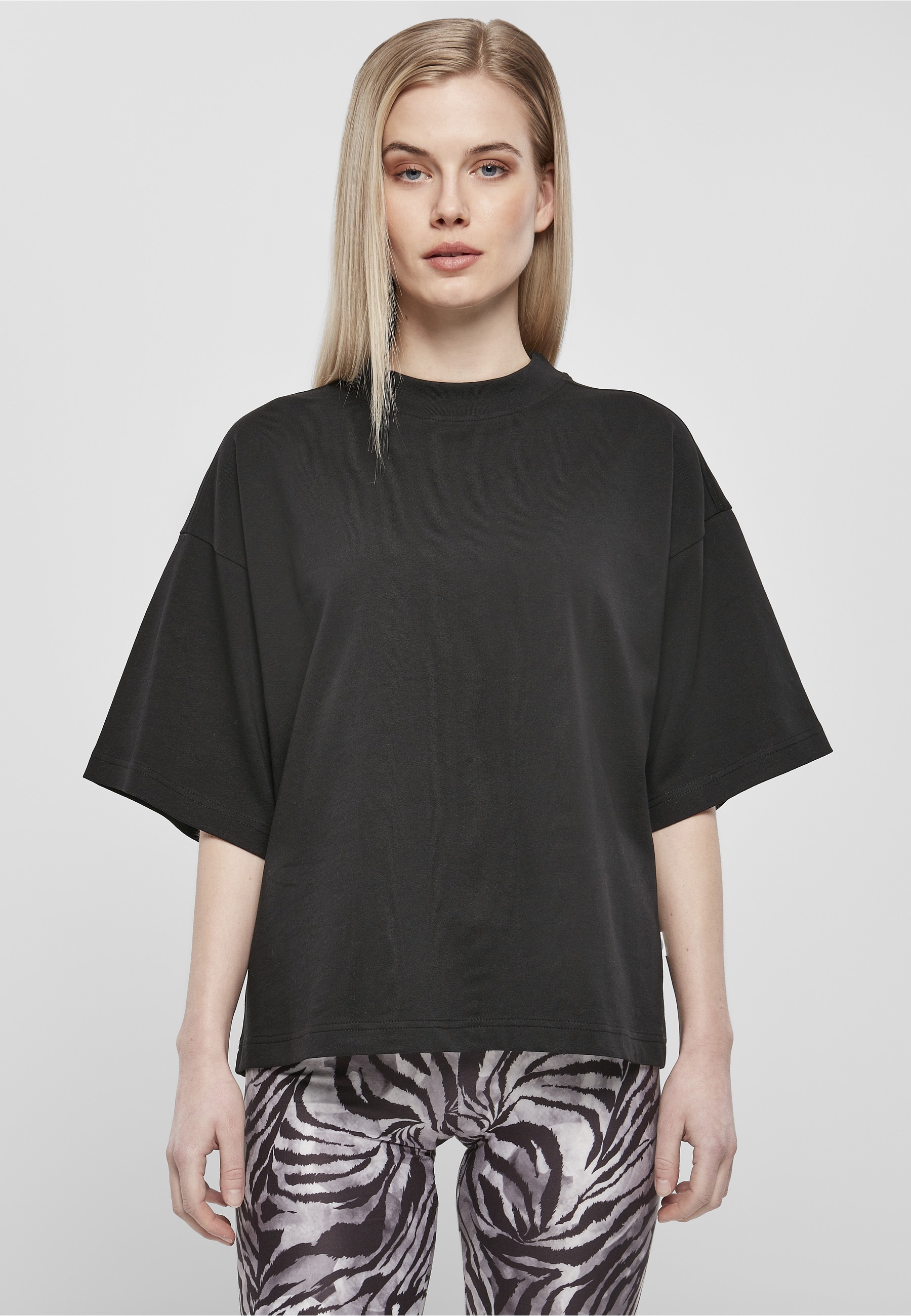 URBAN CLASSICS Kurzarmshirt »Urban Classics Damen Ladies Organic Heavy Tee« 1 Stk.