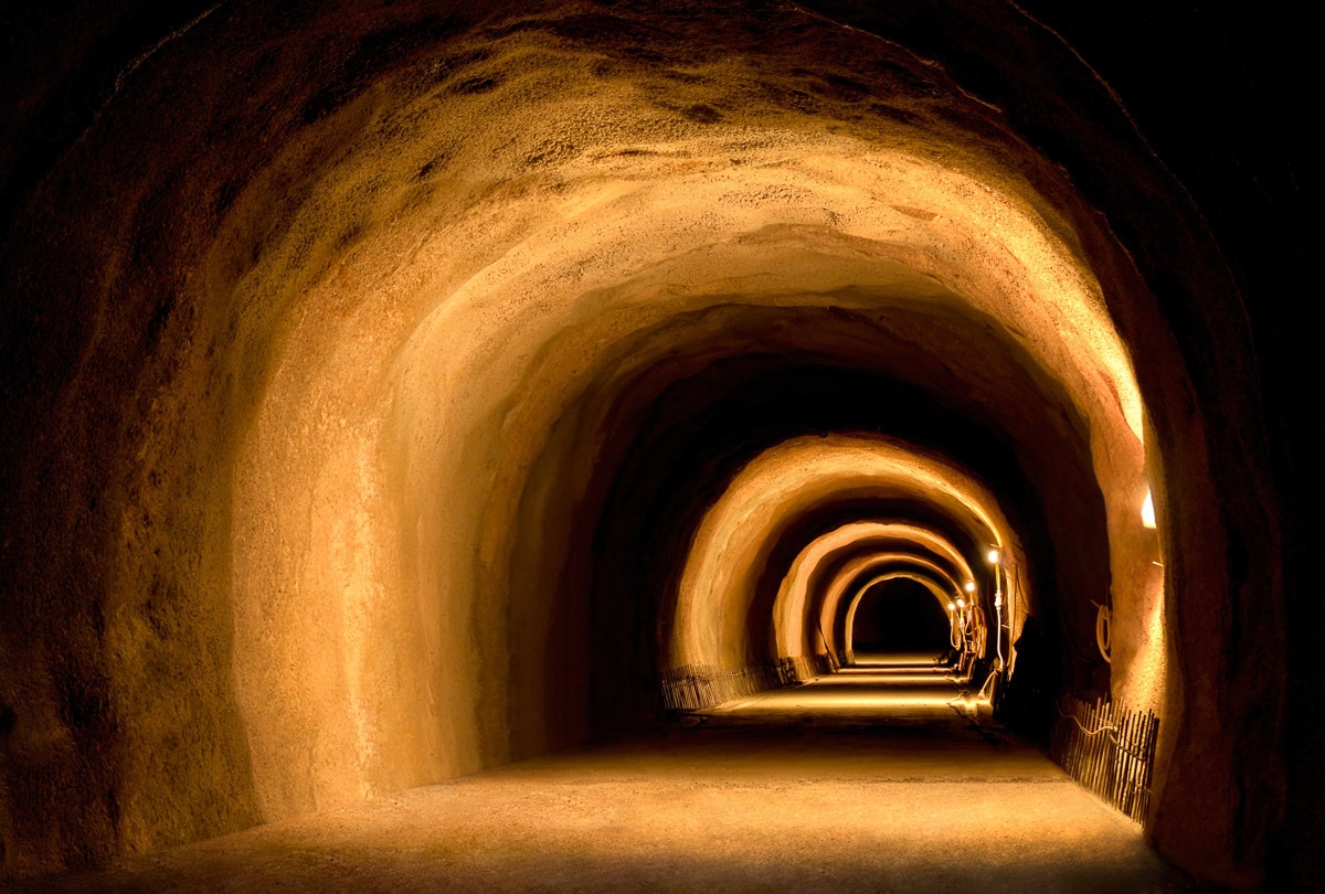Papermoon "Visuell dynamischer Tunnel"