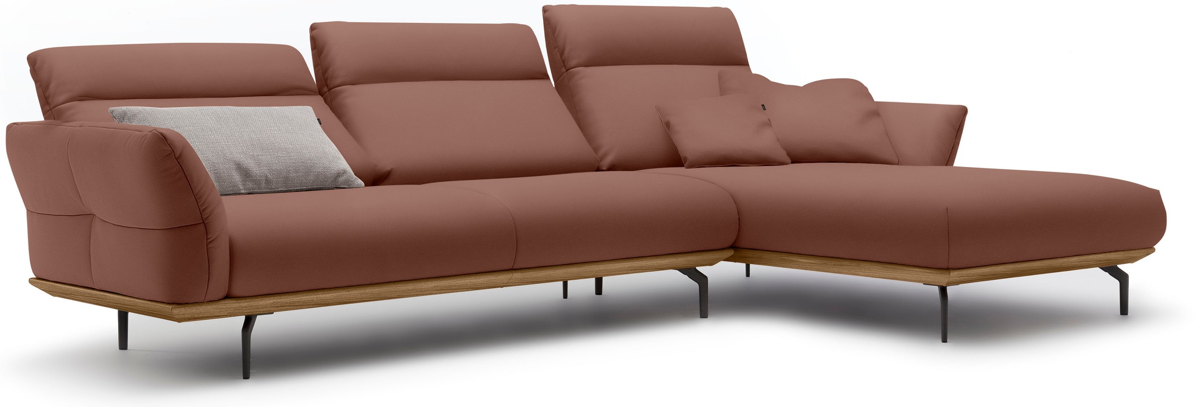 Creation BY ROLF BENZ Ecksofa »CR.460«, Sockel in Nussbaum, Winkelfüße in Umbragrau, Breite 318 cm