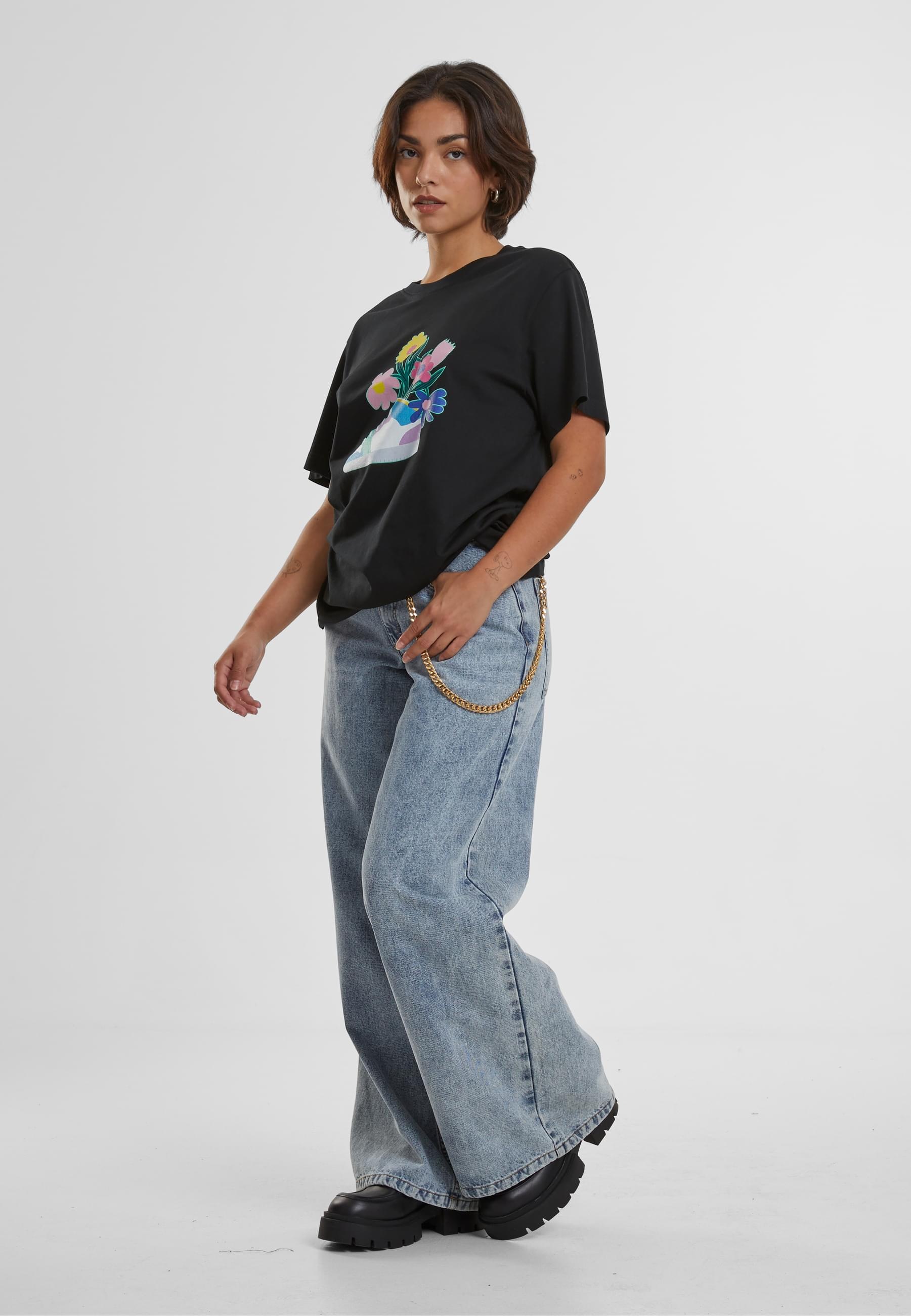 MisterTee T-Shirt »MisterTee Damen Ladies Flower Sneaker Tee«, (1 tlg.)