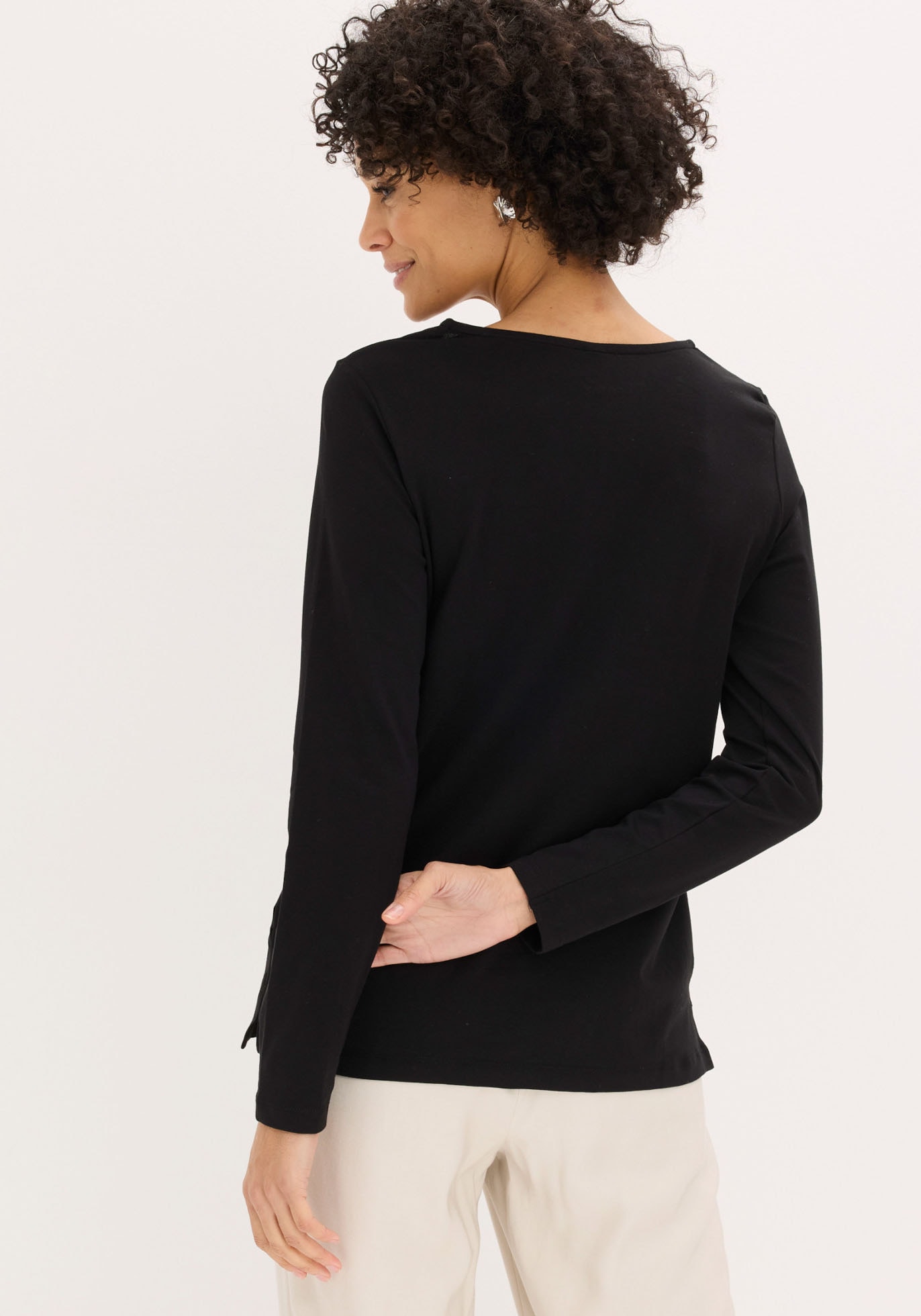 bonprix Langarmshirt bequeme Passform, Langarm, tolle Ösen-Details