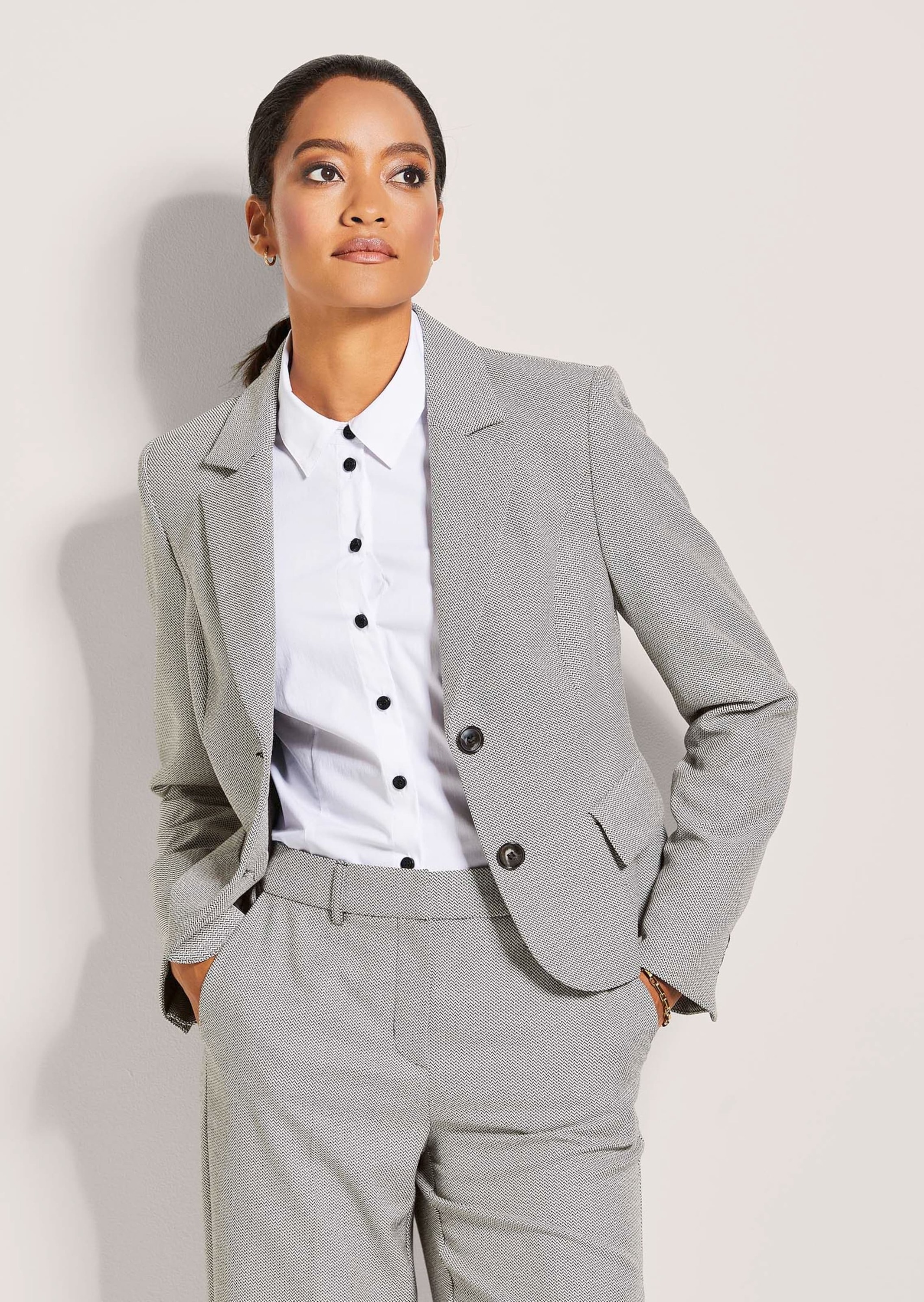 Thumbnail - MADELEINE Jackenblazer "Blazer Kurzblazer mit Stretchkomfort"