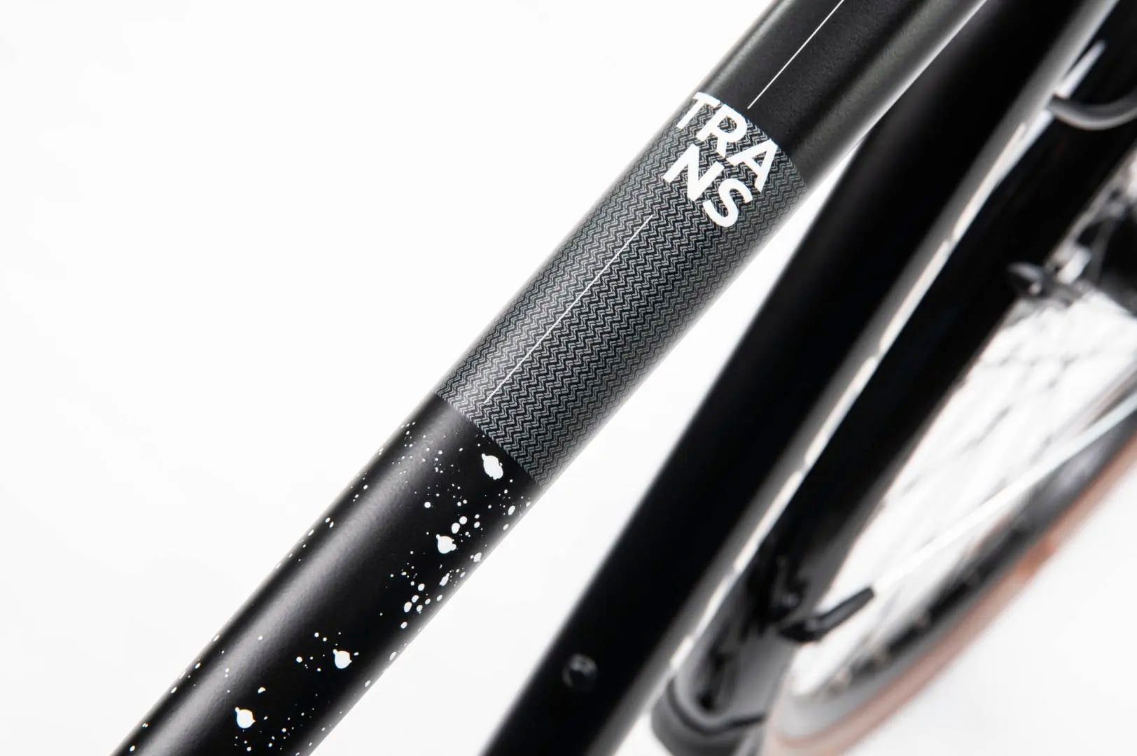 Kross Trekkingrad »KROSS Trekkingrad 28" Trans 5.0 ULT.RA  schwarz 18 Gänge« 18 Gang Shimano CUES U3020 Schaltwerk Kettenschaltung