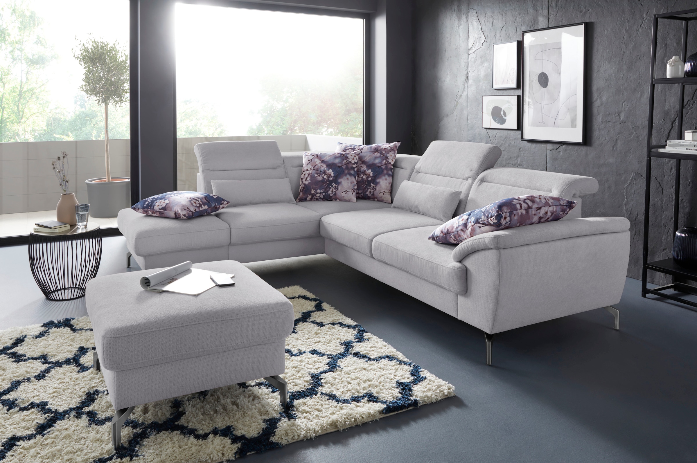 sit&more Ecksofa "Percy L-Form" 15 cm Fußhöhe, Sitztiefenverstellung, wahlweise in 2 Fußfarben