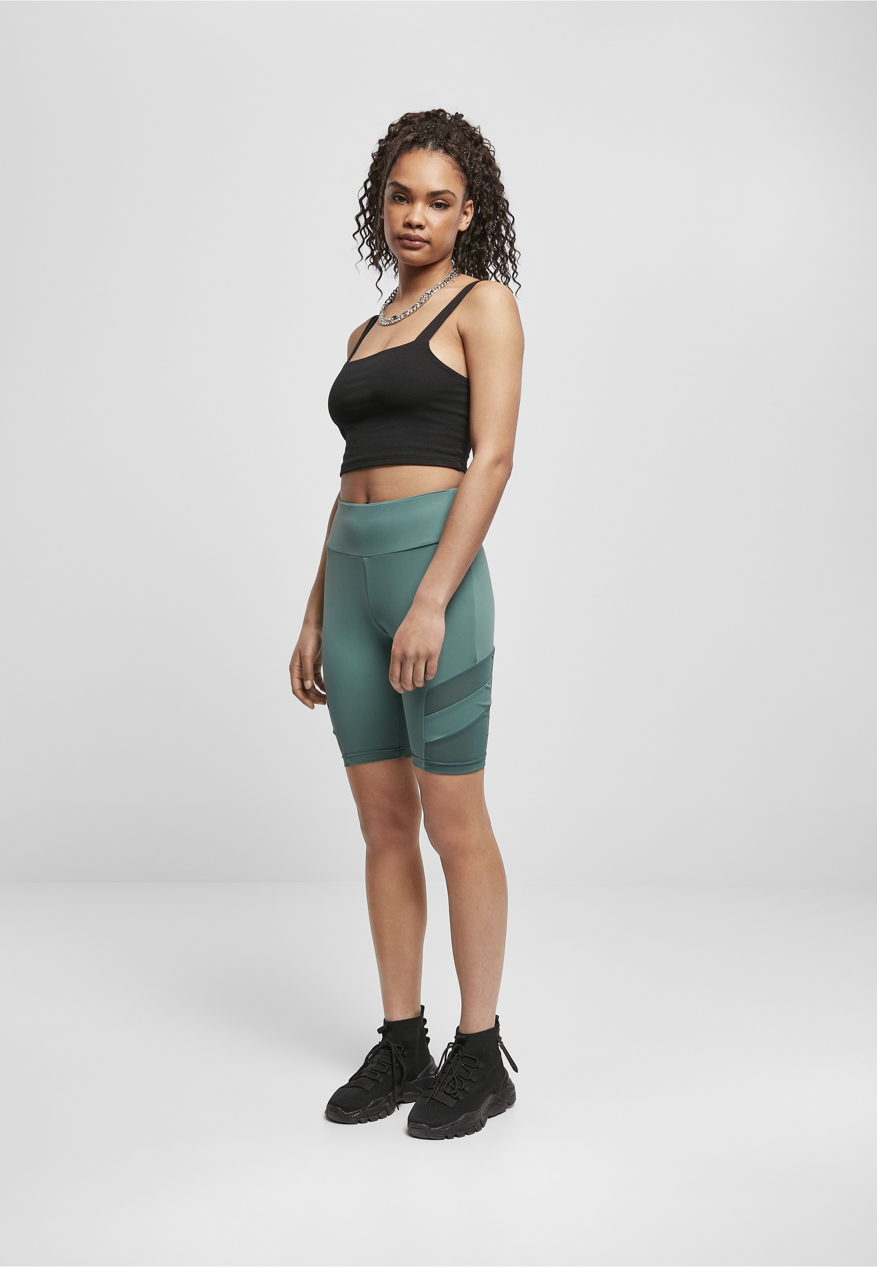 URBAN CLASSICS Stoffhose »Urban Classics Damen Ladies High Waist Tech Mesh Cycle Shorts«