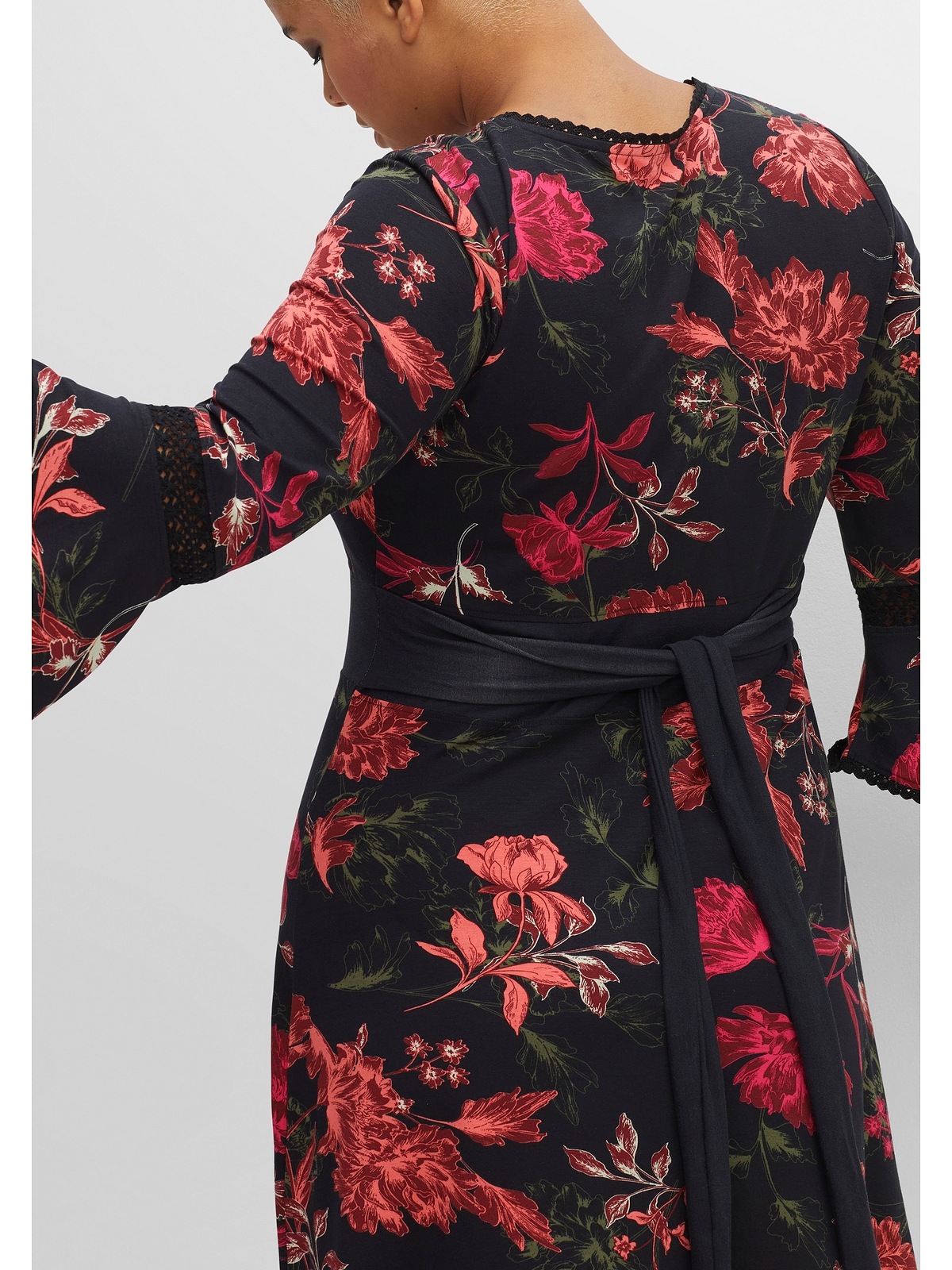 sheego by Joe Browns Jerseykleid »Große Größen«, mit Spitze und Trompetenärmeln