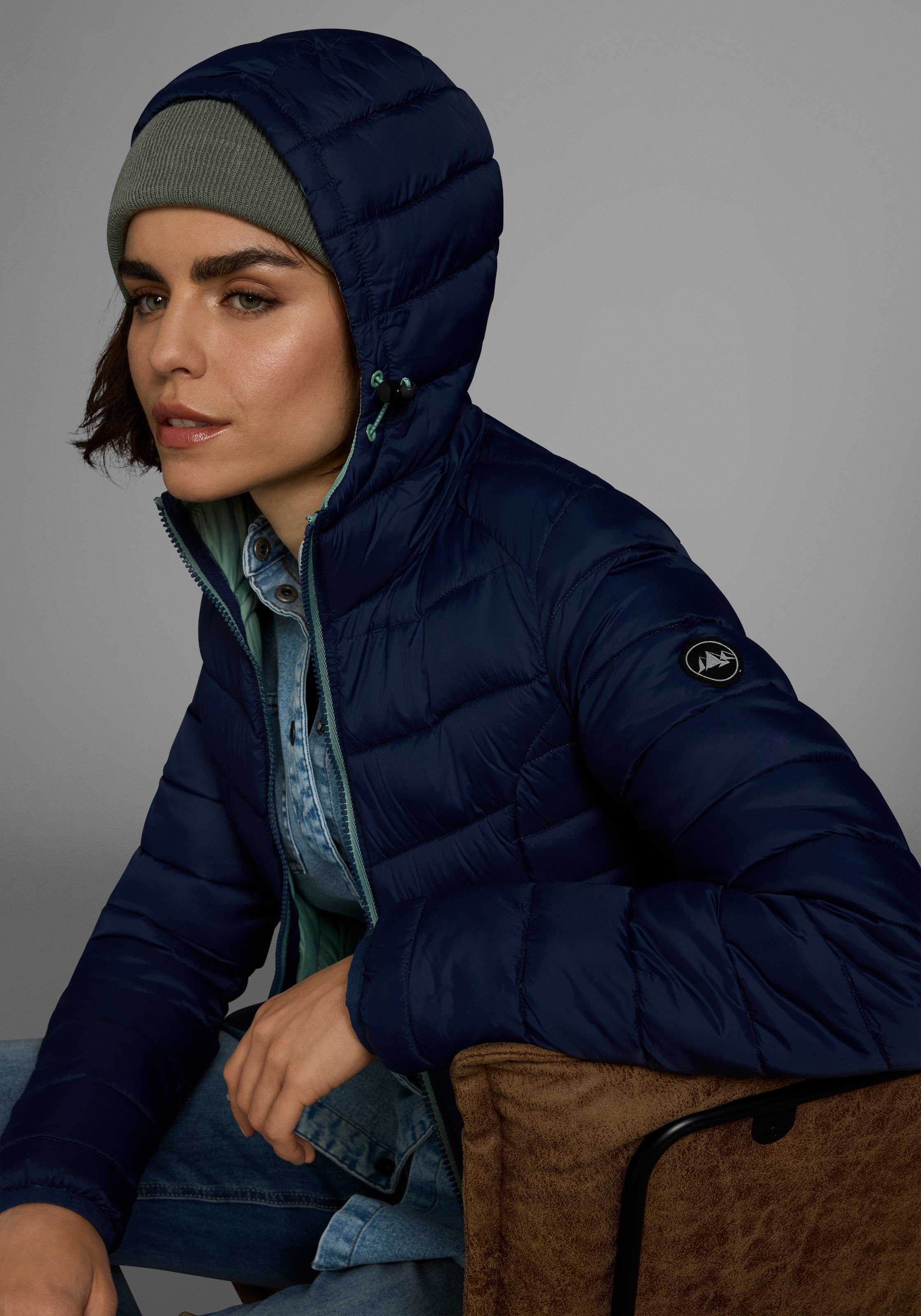 Polarino Steppjacke, mit Kapuze, für kühle Tage, aus leichtem Webmaterial, wasserabweisend