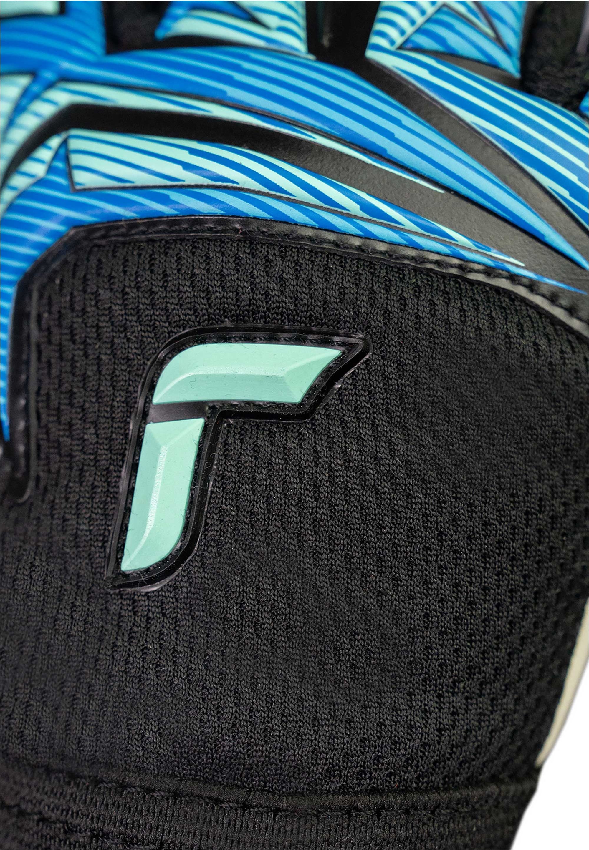 Reusch Torwarthandschuhe »Attrakt RE:GRIP NC Junior« mit innovativer RE:GRIP-Technologie