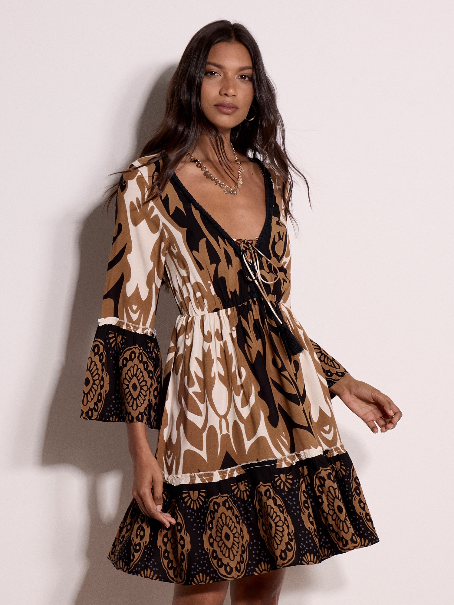 Apricot Minikleid »Apricot Minikleid mit Paisley-Muster und Glockenärmeln«