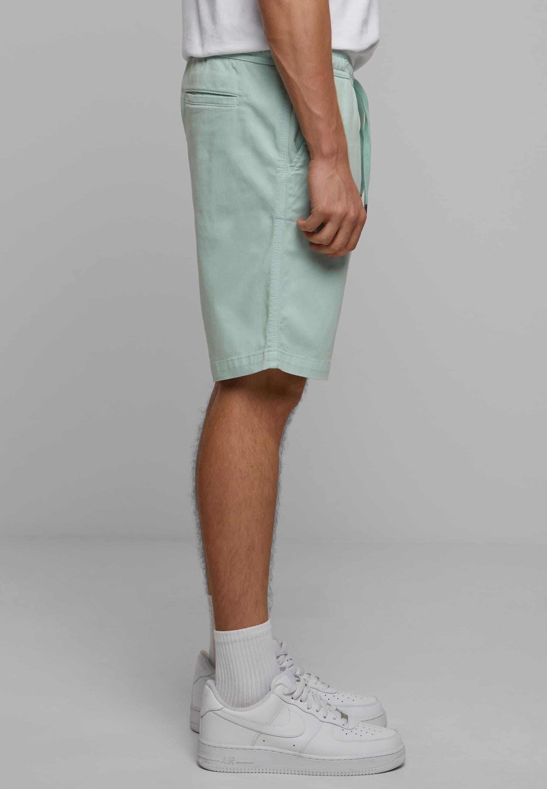 URBAN CLASSICS Stoffhose »Urban Classics Herren Stretch Twill Joggshorts«, (1 tlg.)