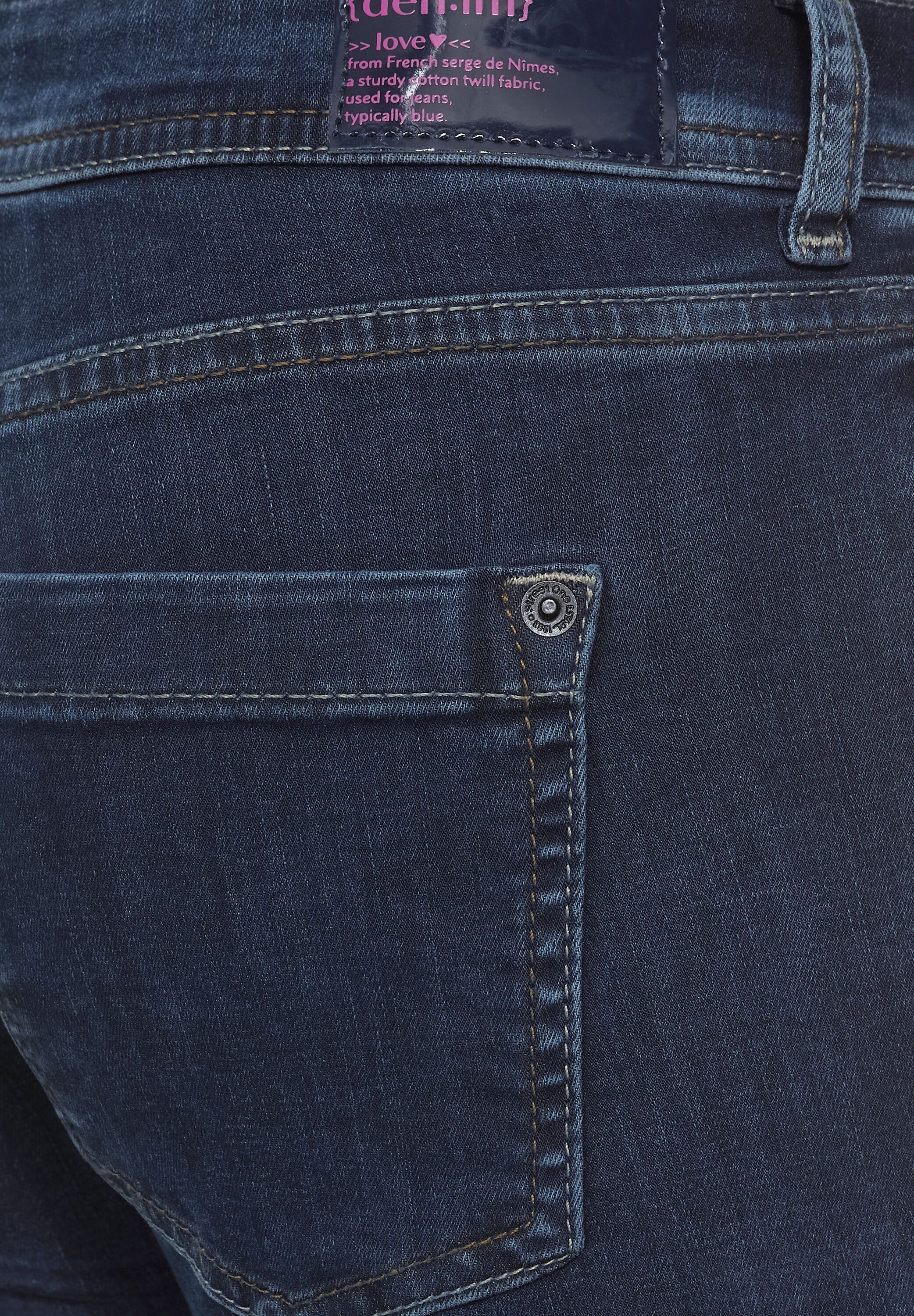 STREET ONE Slim-fit-Jeans, mit dekorativen Nieten