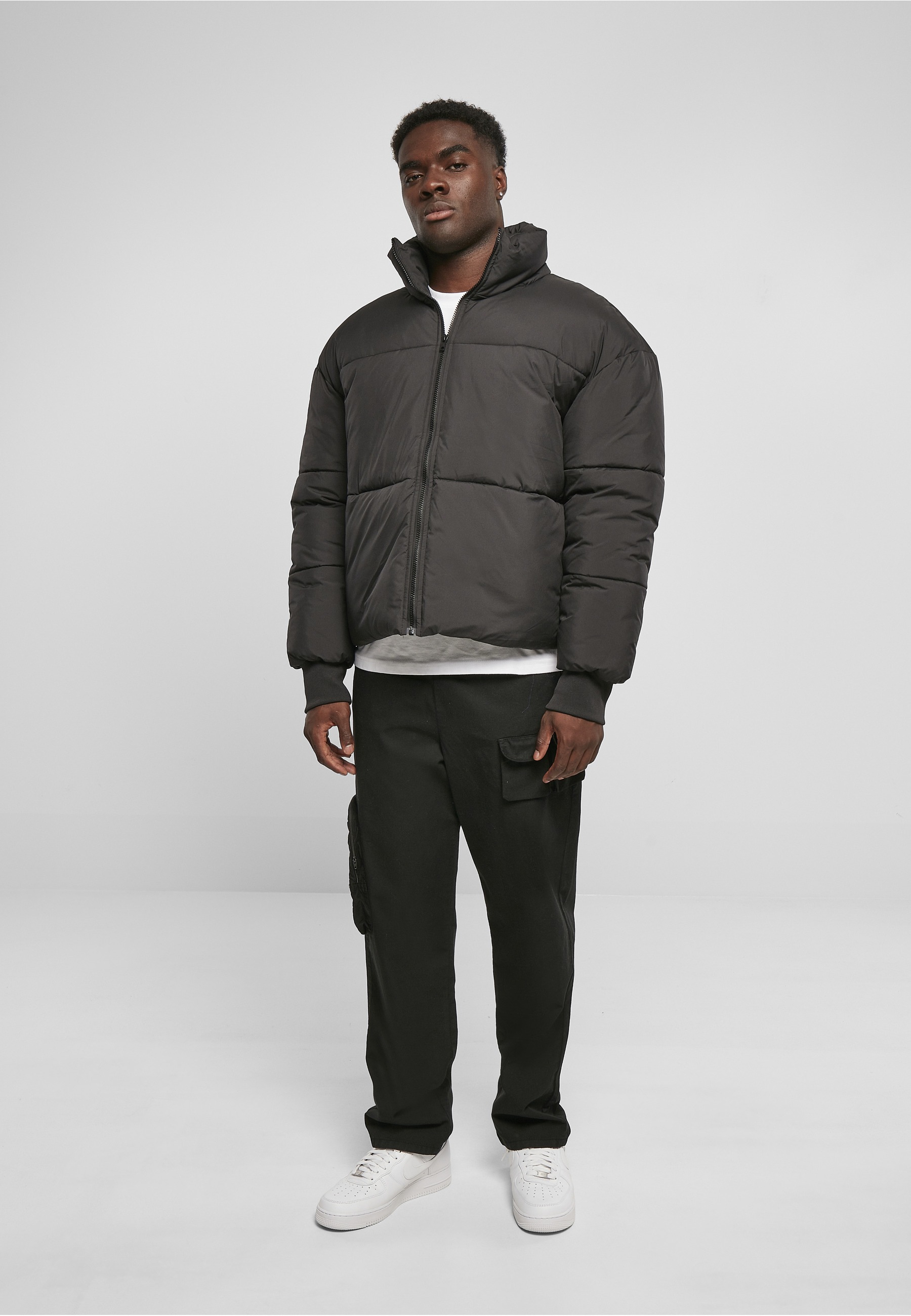 URBAN CLASSICS Winterjacke »Urban Classics Herren Short Big Puffer Jacket« 1 Stk. tlg. ohne Kapuze
