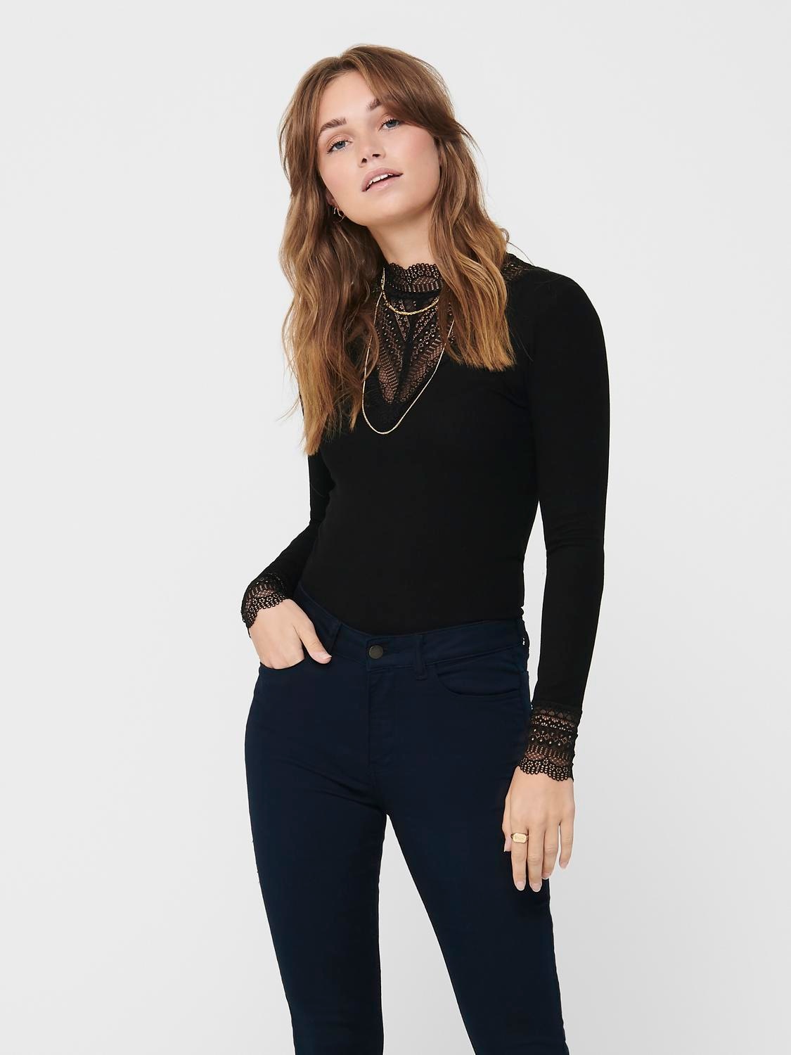 ONLY Spitzenshirt "ONLTILDE L/S HIGH NECK LACE TOP JRS" Viskosemischung, mit Spitze