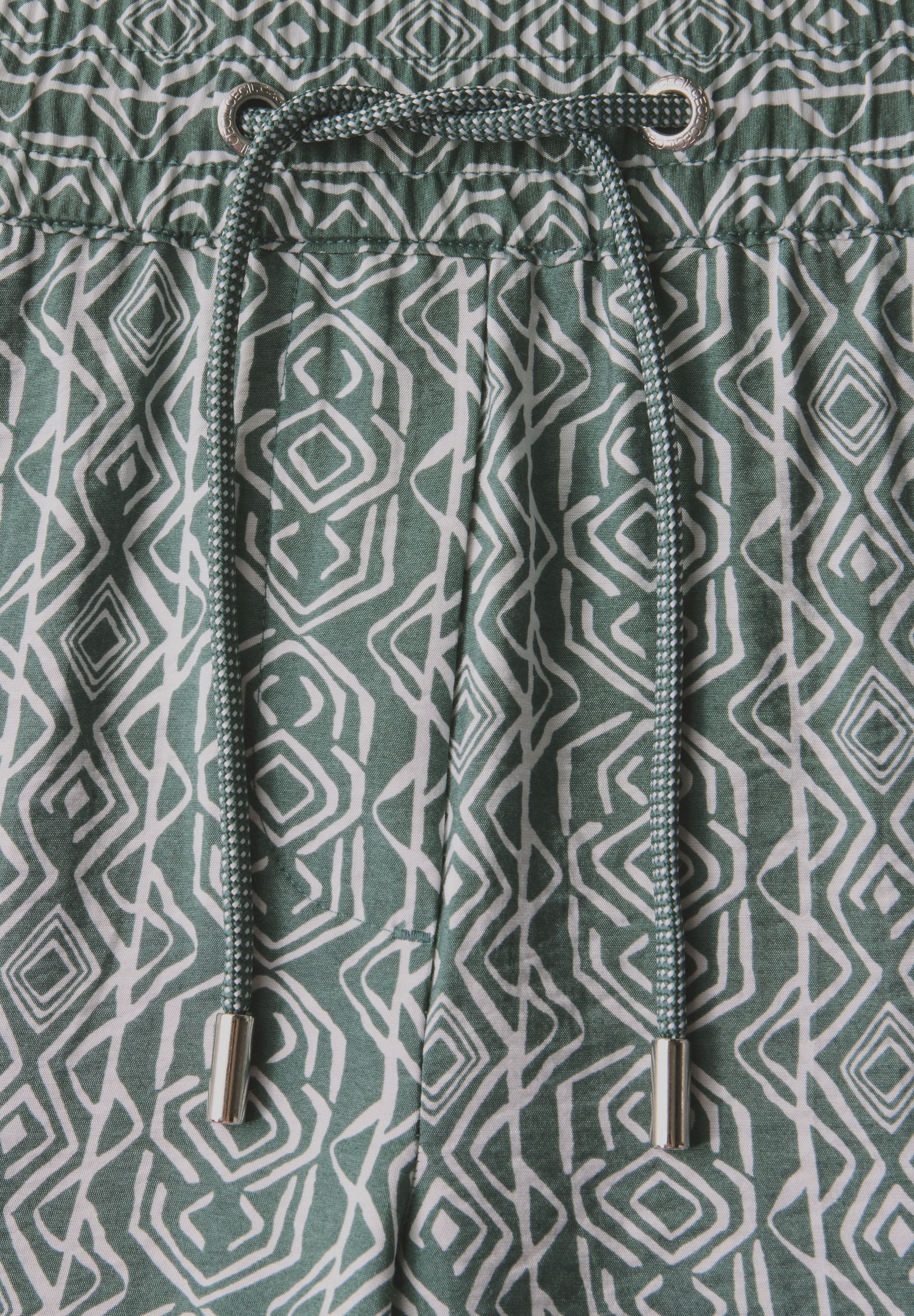Cecil Shorts, Middle Waist