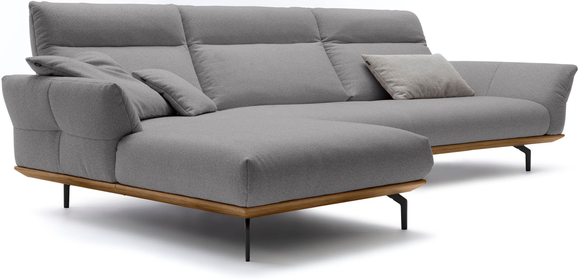 Creation BY ROLF BENZ Ecksofa »CR.460«, Sockel in Nussbaum, Winkelfüße in Umbragrau, Breite 338 cm