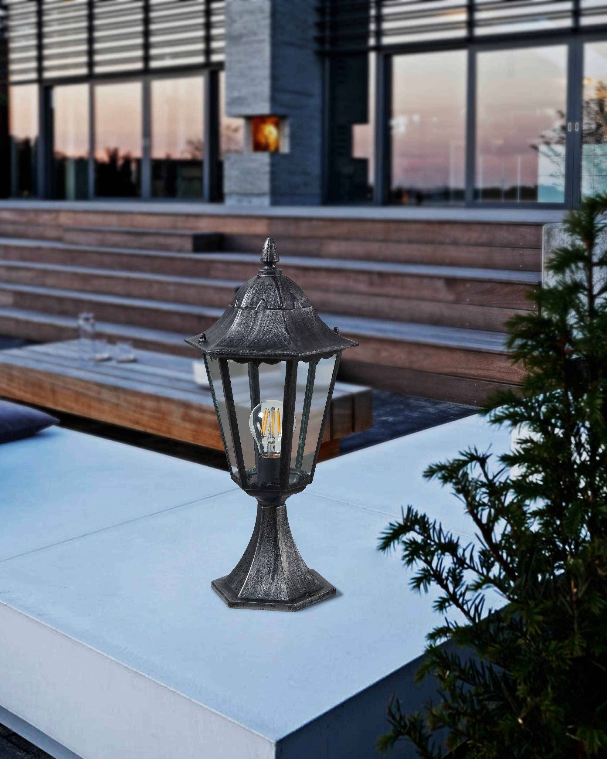 EGLO Sockelleuchte »Navedo Sockellampe, Außenlampe aus Aluguss und Glas, E27, IP44, Lampe« E27 1 Stk. Stehleuchte - H47 x Ø23 cm - schwarz, silber-patina - 1X60W exkl.