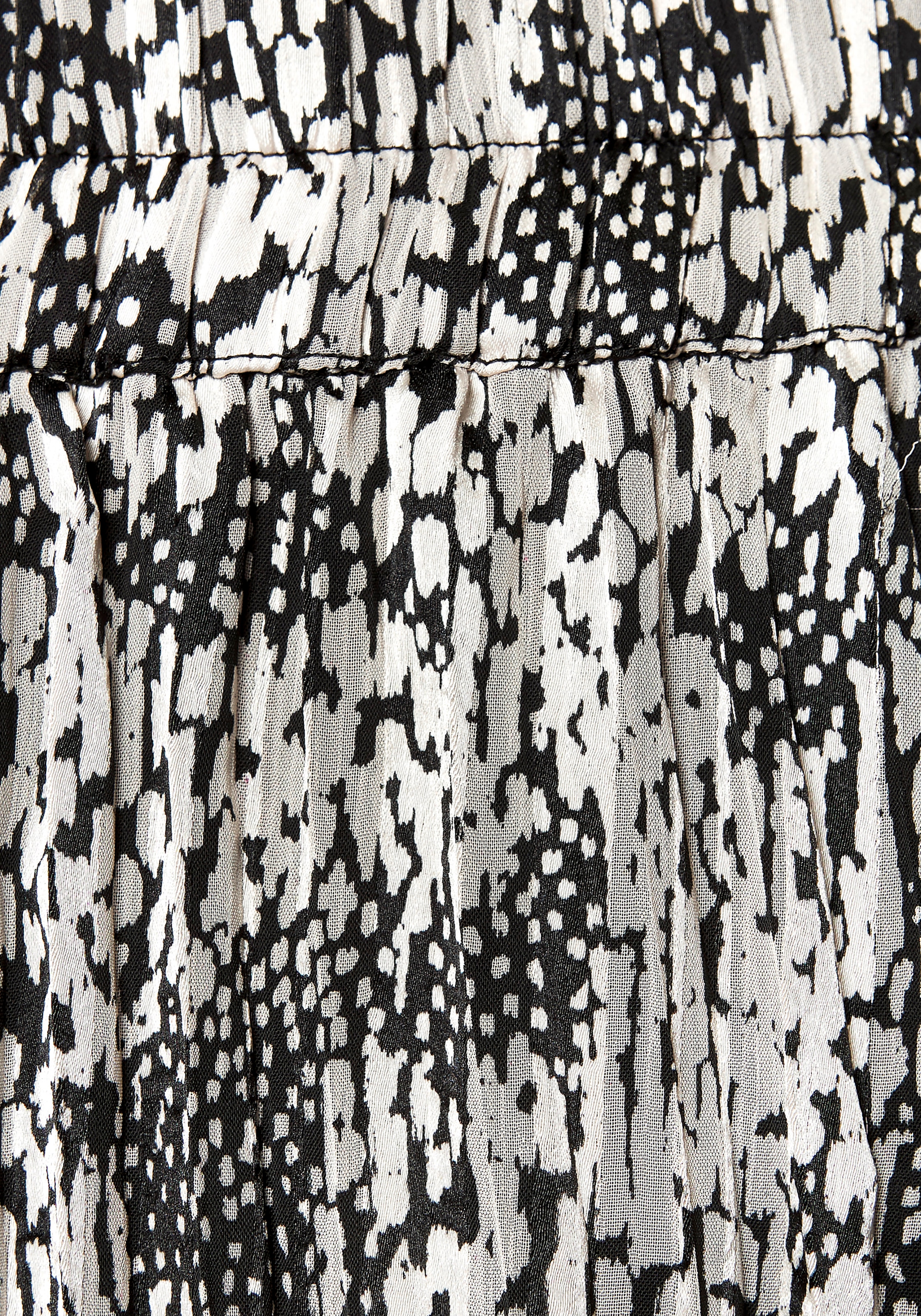 LASCANA Plisseerock, aus leichter Chiffonware, Midirock mit Alloverprint, sommerlich