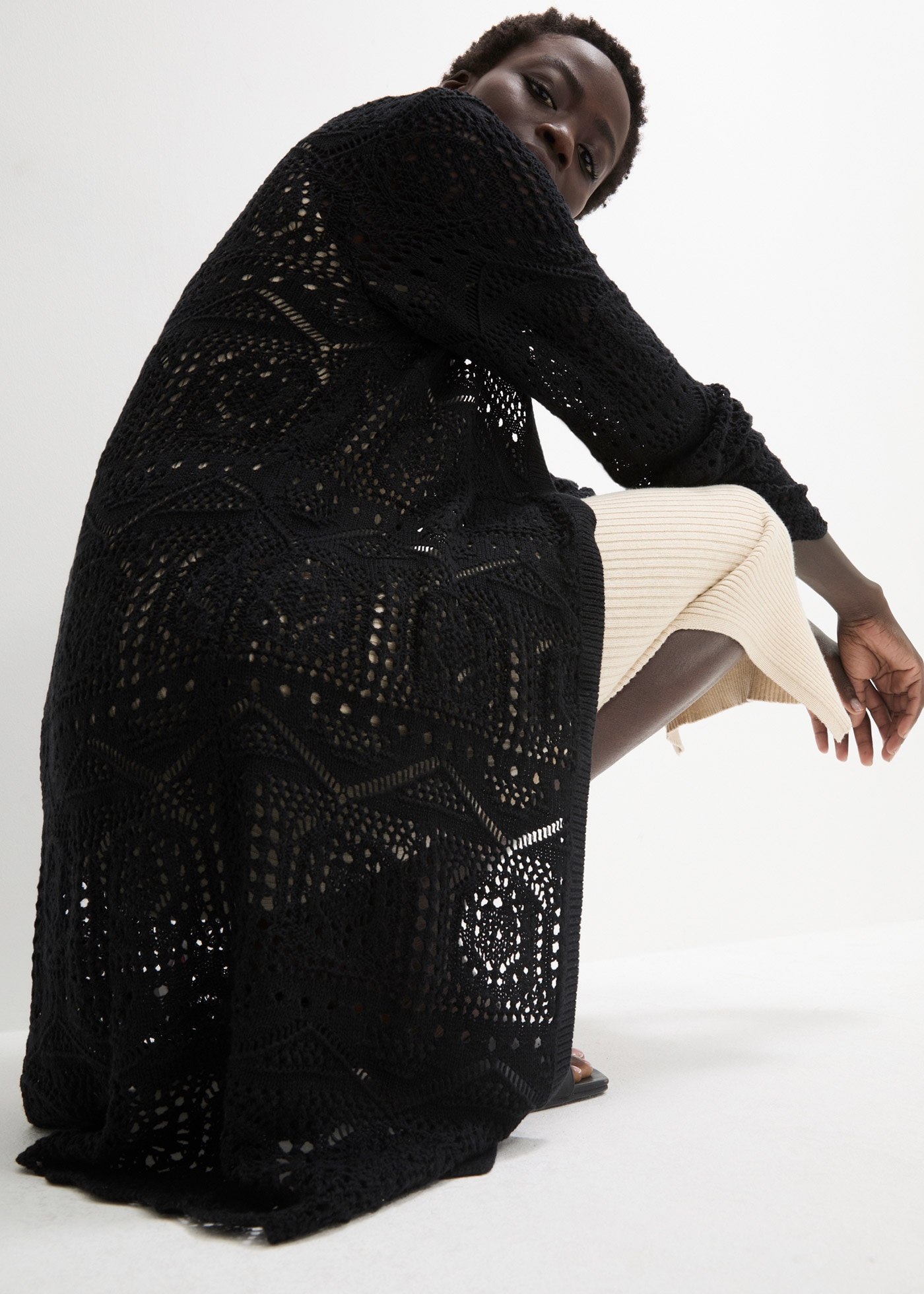 bonprix Longstrickjacke 1 tlg. lockere und offene Passform, mit femininem Lochmuster, casual Stil