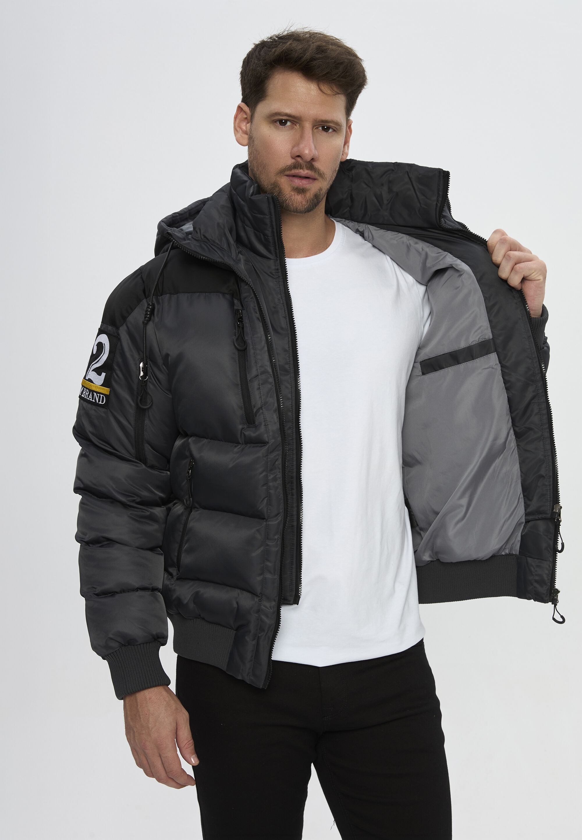 Cipo & Baxx Winterjacke »Winterjacke CM233« mit Kapuze hochwertige Steppjacke für kalte Tage