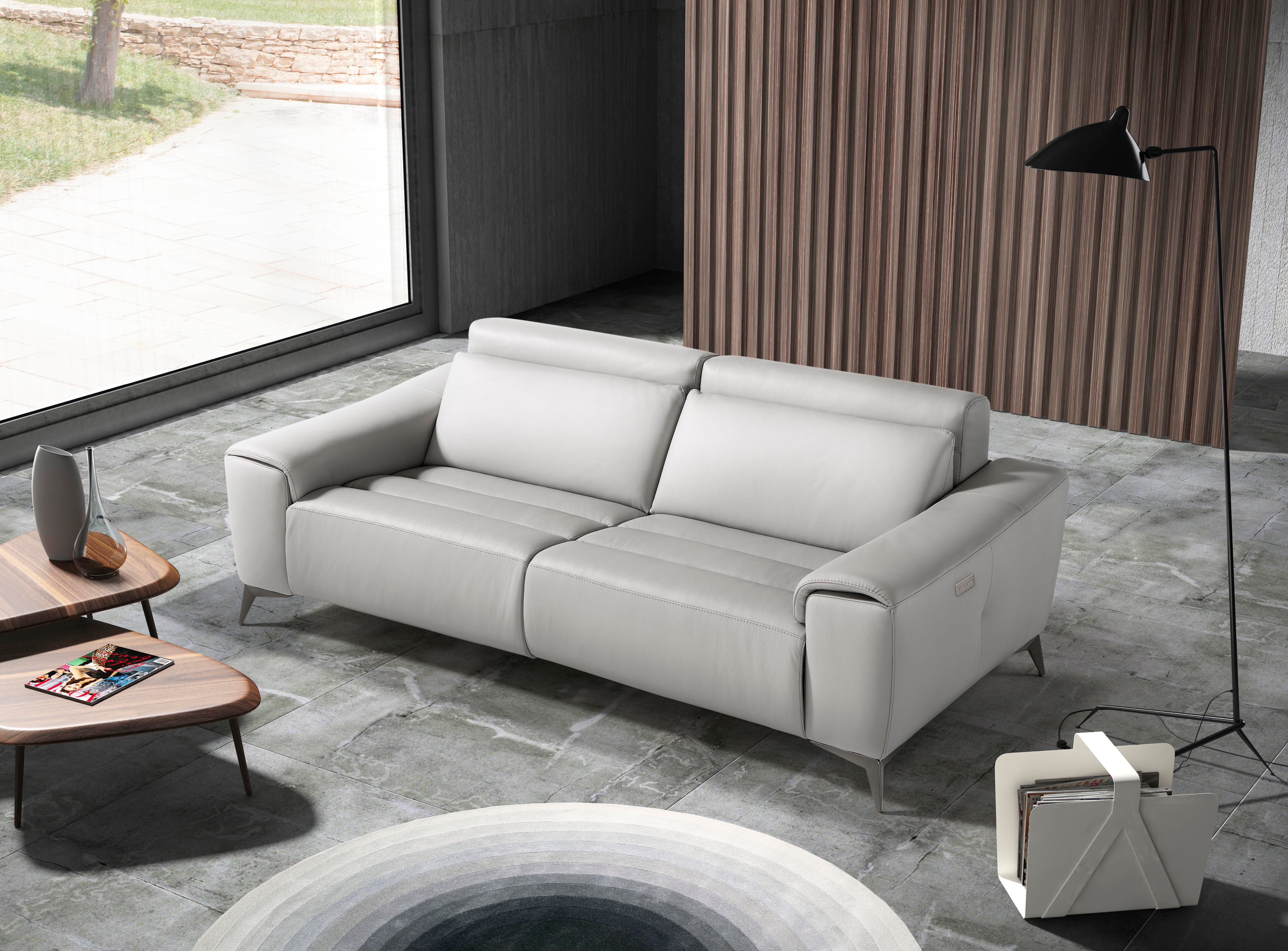 Egoitaliano 2,5-Sitzer "Suzette, Designsofa mit elektrischen Komfortfunktionen, edel & bequem" inkl. 2 elektronischer Relaxfunktionen, Rücken- und Fußteilfunktion