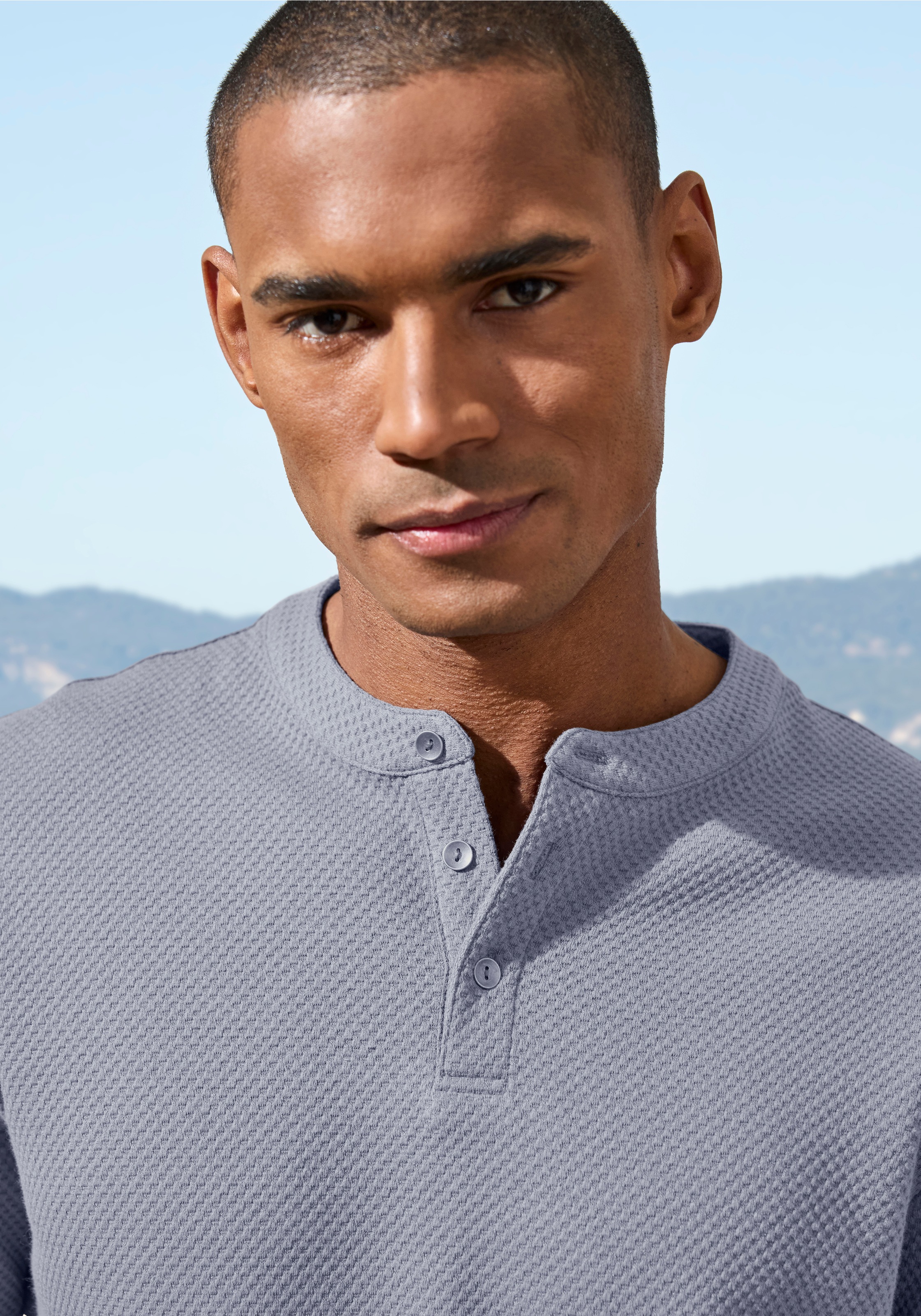 Thumbnail - John Devin T-Shirt "Kurzarm-Poloshirt aus Struktur-Qualität" mit modischem Stehkragen und Knopfleiste