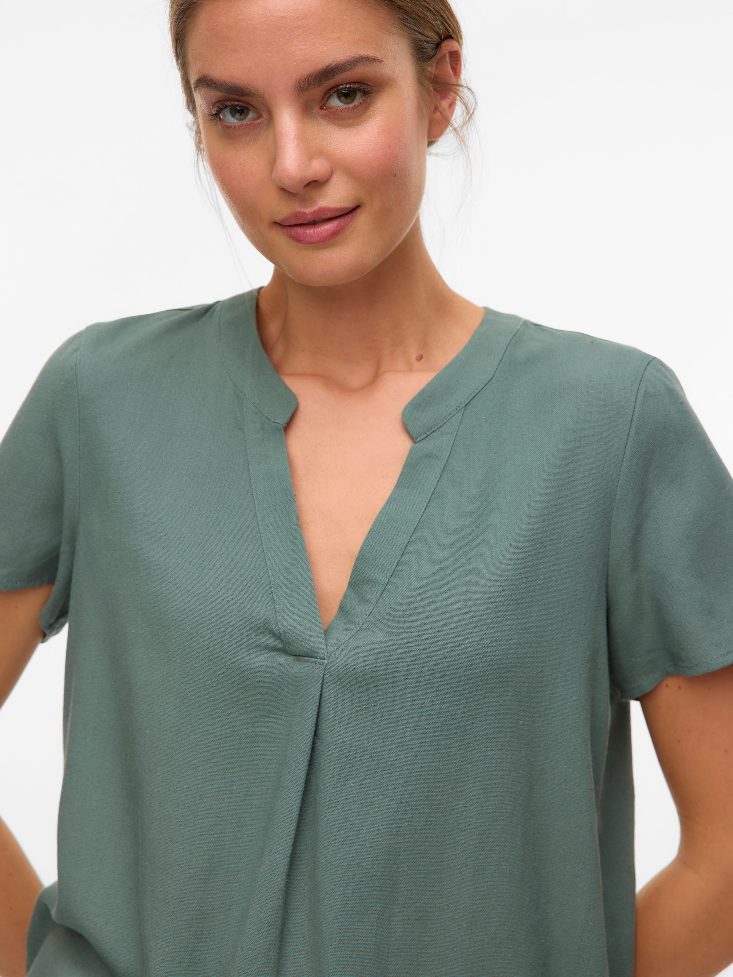 Vero Moda Blusenshirt »VMMYMILO SS V-NECK TOP WVN GA«, mit Leinen