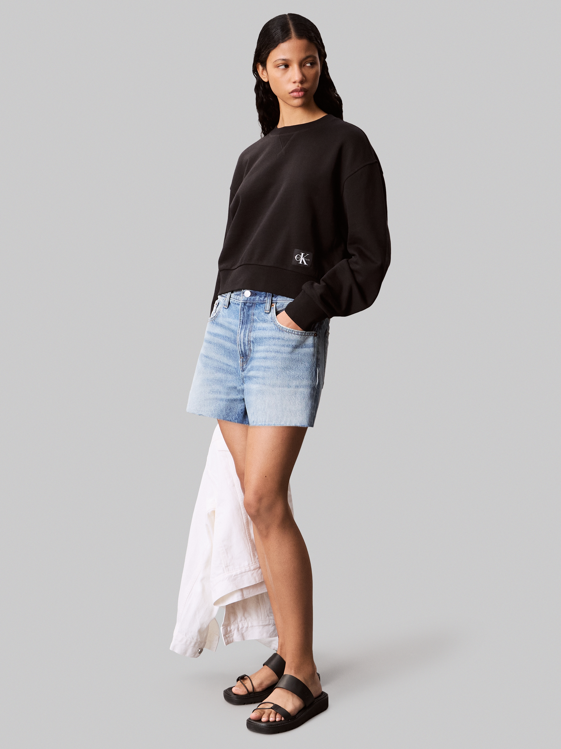 Calvin Klein Sweatshirt »FRENCH TERRY WOVEN LABEL CREW«, Regular fit mit Rundhalsausschnitt
